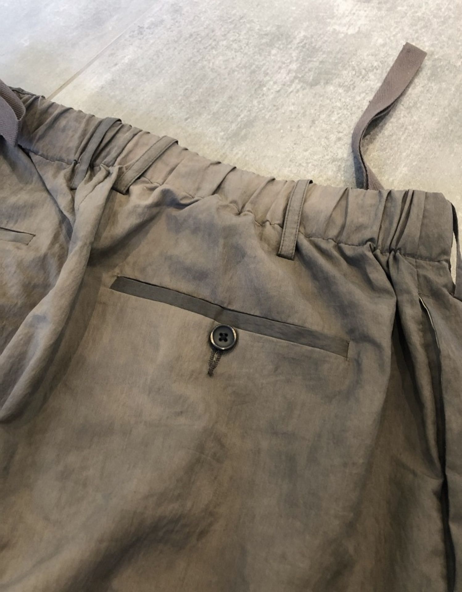 1 x Pair Of Men's Genuine 'Uma Wang' Trousers In Khaki - Size: MEDIUM - Preowned - Ref: JS133 - NO - Image 7 of 8