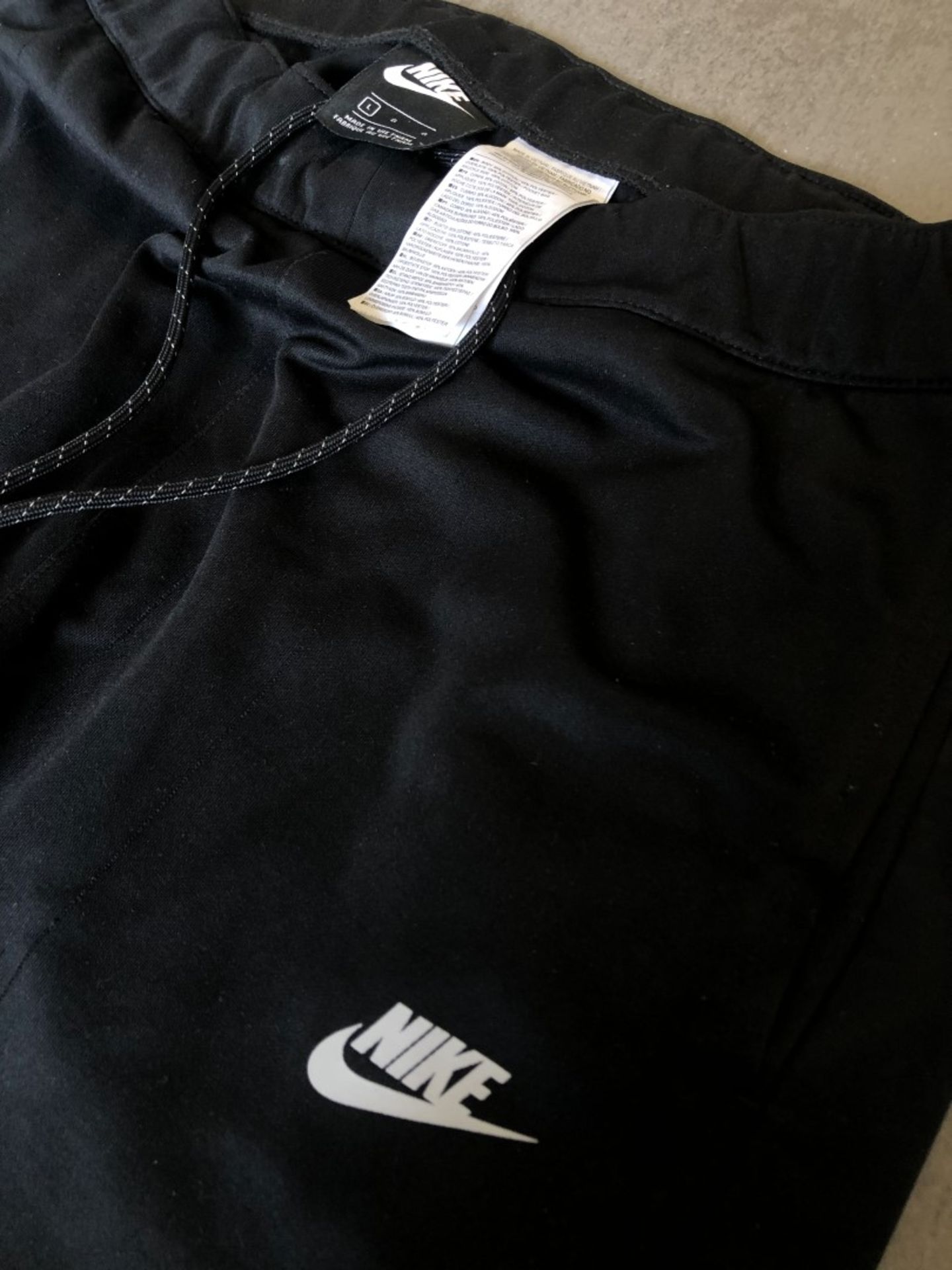 1 x Men's Genuine Nike Airmax Quarterzip Tracksuit In Black - Size (EU/UK): L/L - Preowned - Ref: - Image 8 of 11