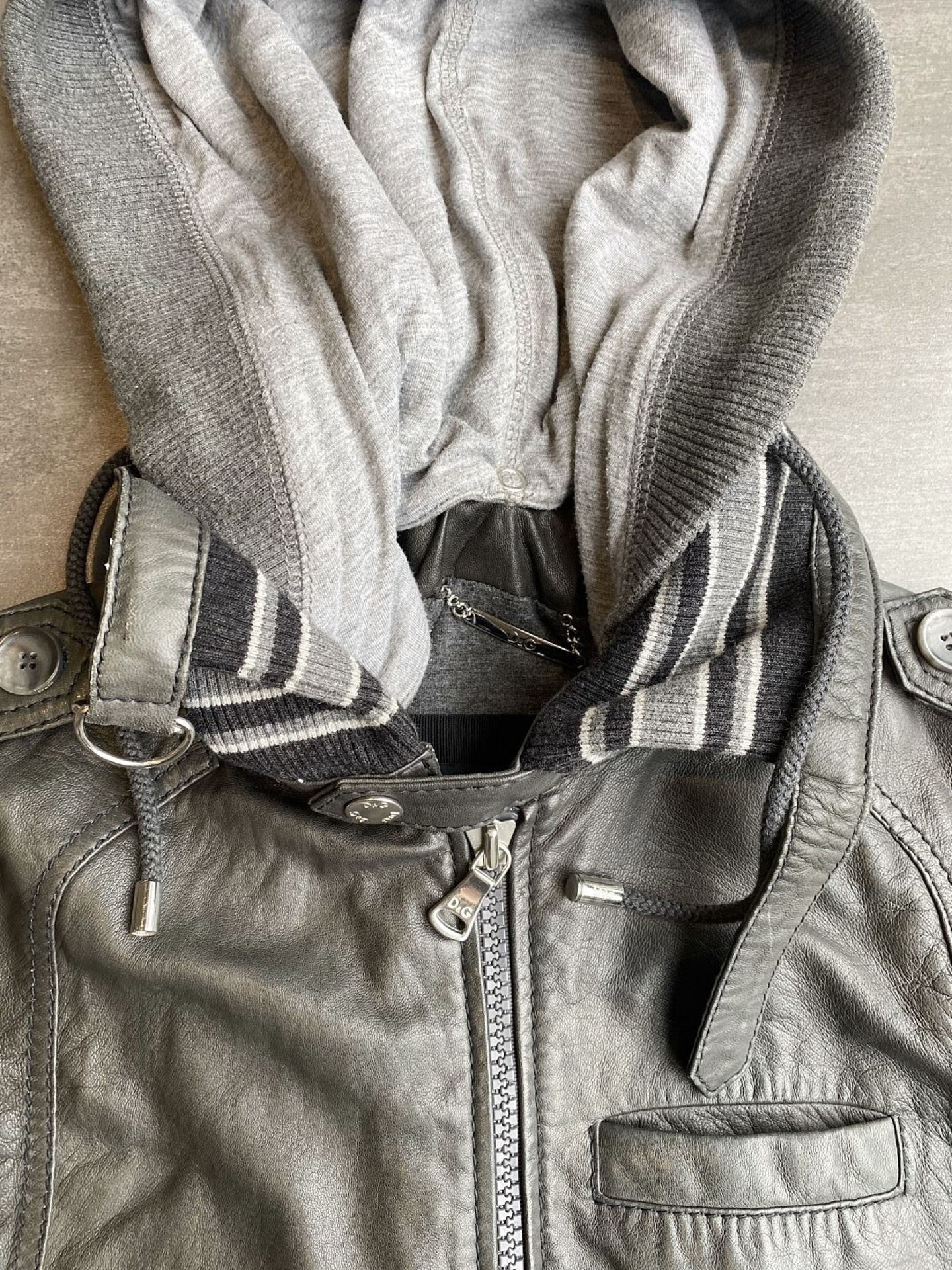 1 x Men's Genuine Dolce & Gabbana Luxury Lambskin Leather Jacket In Grey - Size: 48 - Image 4 of 13