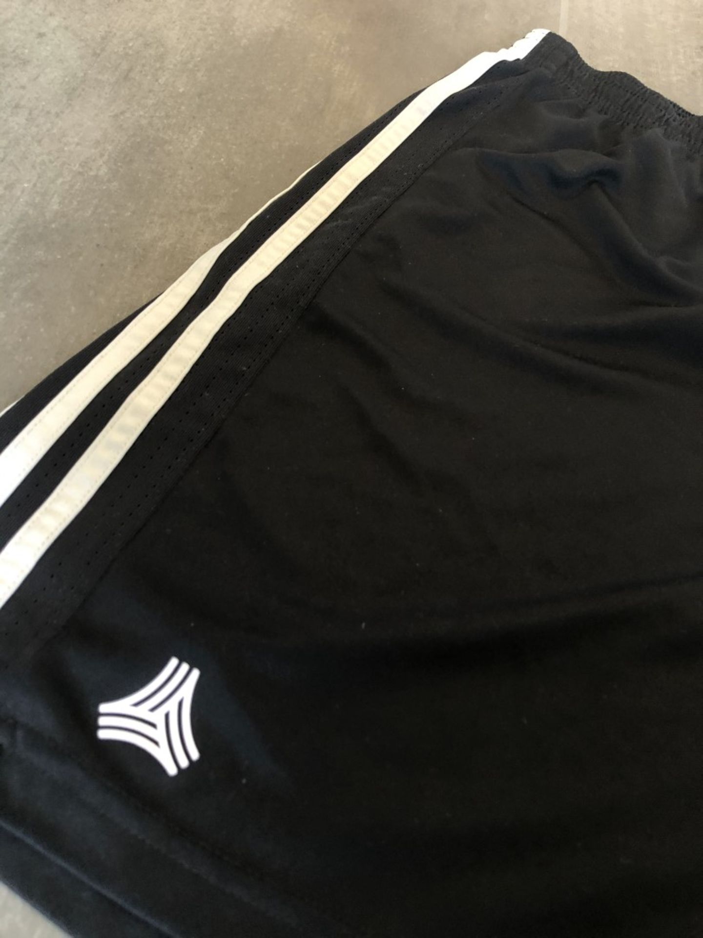 4 x Assorted Pairs Of Men's Genuine Adidas Shorts - AllIn Black - Sizes: L-XL - Preowned - Image 4 of 23