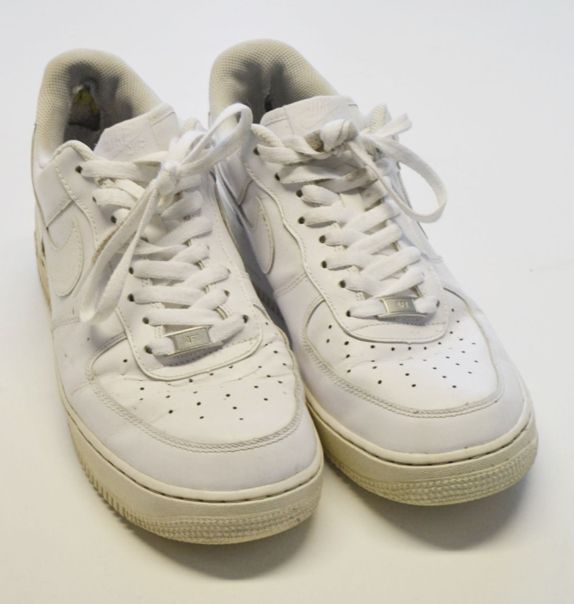 1 x Pair Of Men's Genuine Nike 'Air Force 1 Low' Trainers In White - Size (EU/UK): 44.5/9.5 -