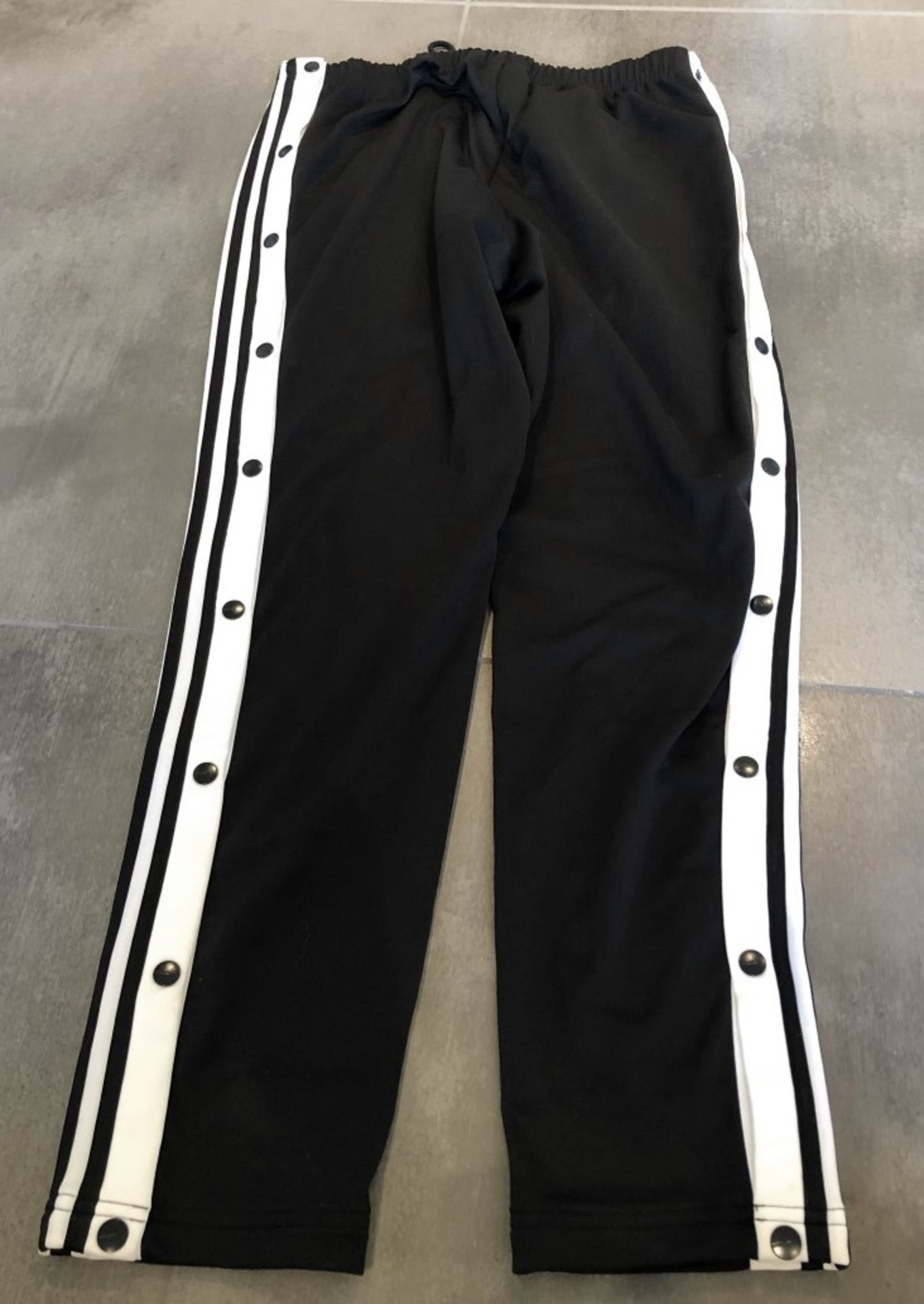 1 x Pair Of Men's Genuine Adidas Tracksuit Bottoms - Black - Size (EU/UK): L/L - Preowned - Ref: - Image 2 of 5