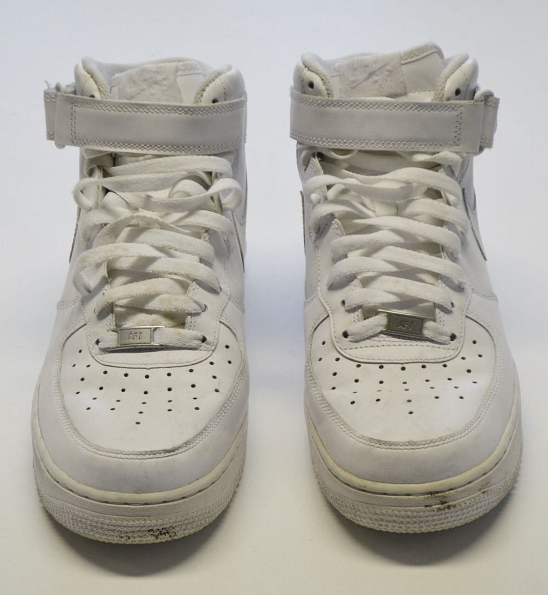 1 x Pair Of Men's Genuine Nike 'Air Force 1 Mid' Trainers In White - Size (EU/UK): 44.5/9.5 - - Image 3 of 6