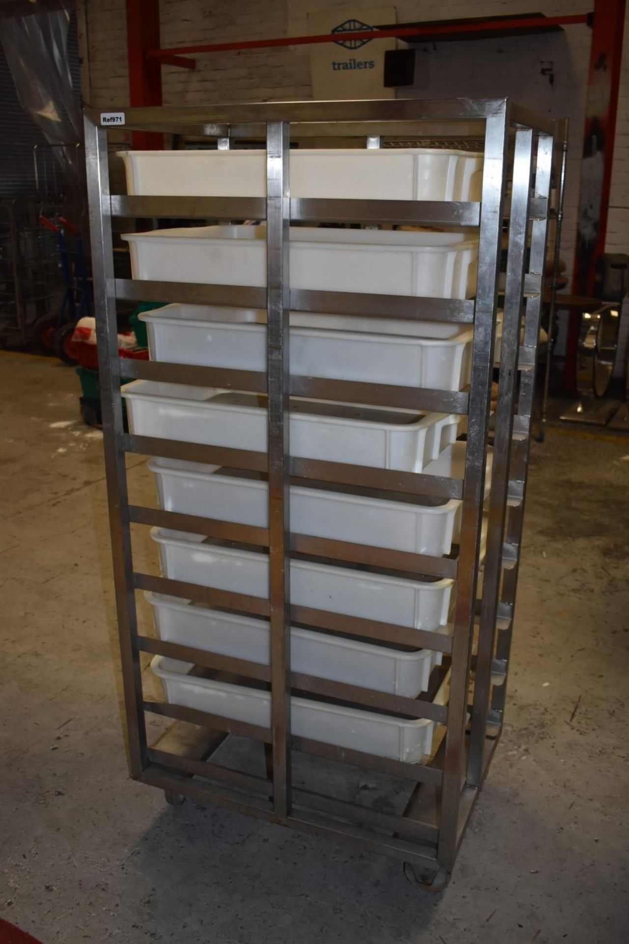 1 x Stainless Steel Upright Mobile Fish Tray Stand With Nine Perforated Stainless Steel Trays - Size - Image 4 of 4