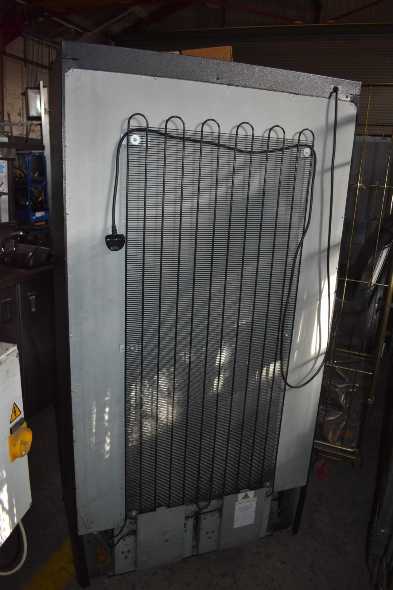 1 x Osborne 350E Two Door Upright Display Drinks Chiller - CL011 - Ref 167 WH3 - Location: - Image 5 of 5