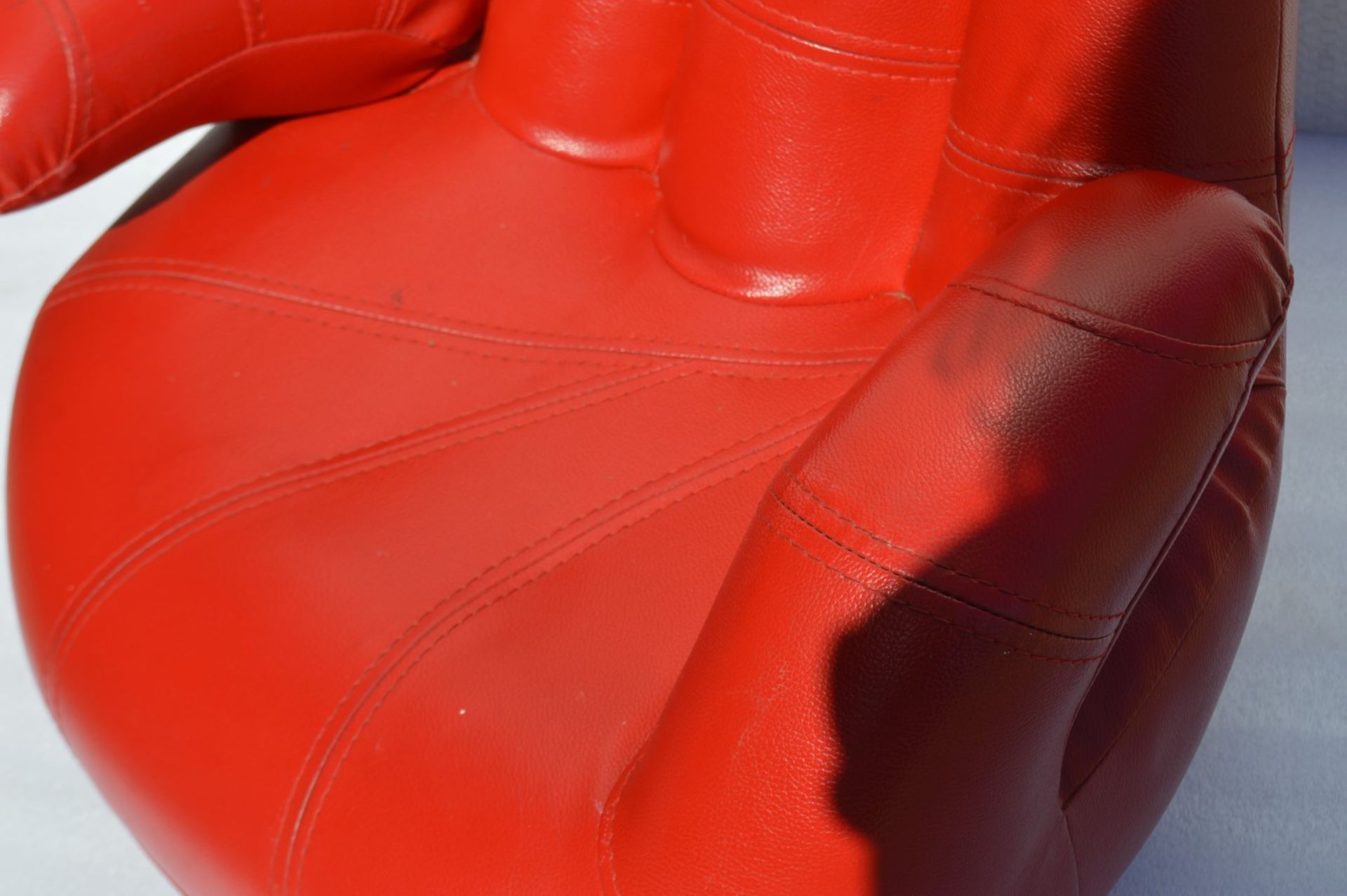 1 x Red Leather Small “HAND” Seat - From An Exclusive Property In Hale Barns - Dimensions: H55 x W50 - Image 6 of 7