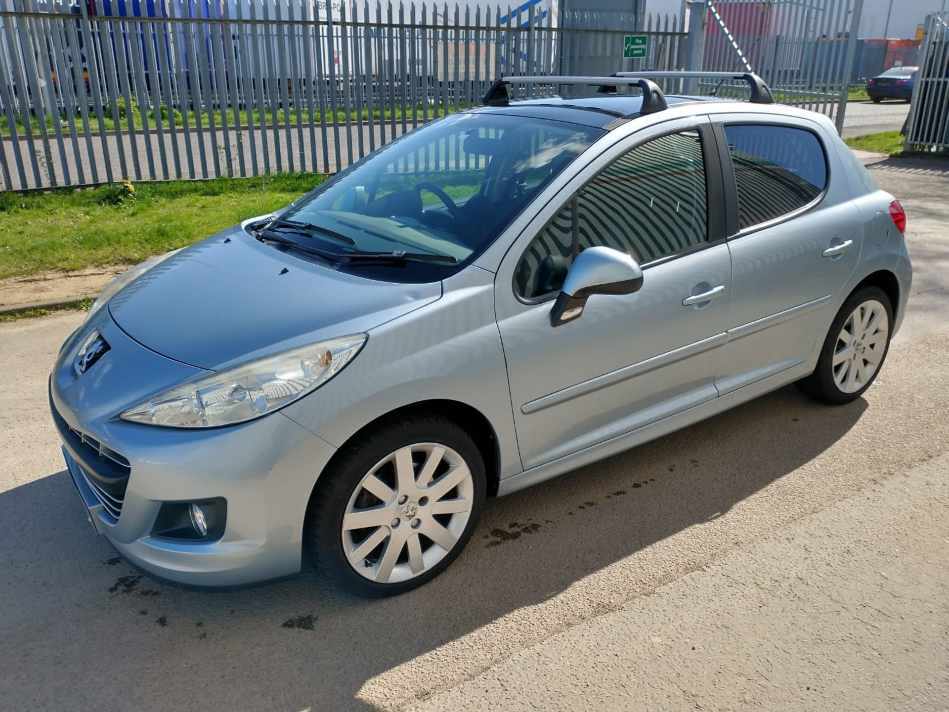 2012 Peugeot 207 Allure 1.6 5DR Hatchback - Image 11 of 16