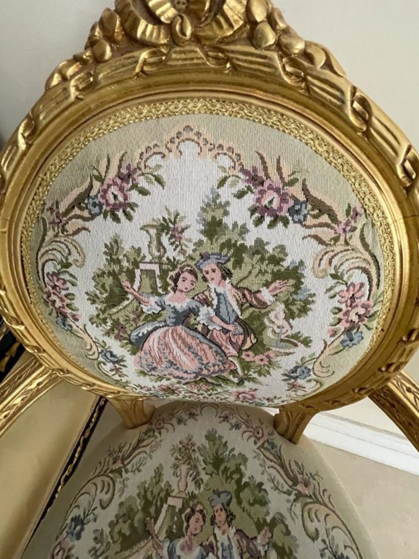 1 x Louis XVI French Style Three-Piece Salon Suite With Tapestry Upholstery and Carved Gold - Image 17 of 37