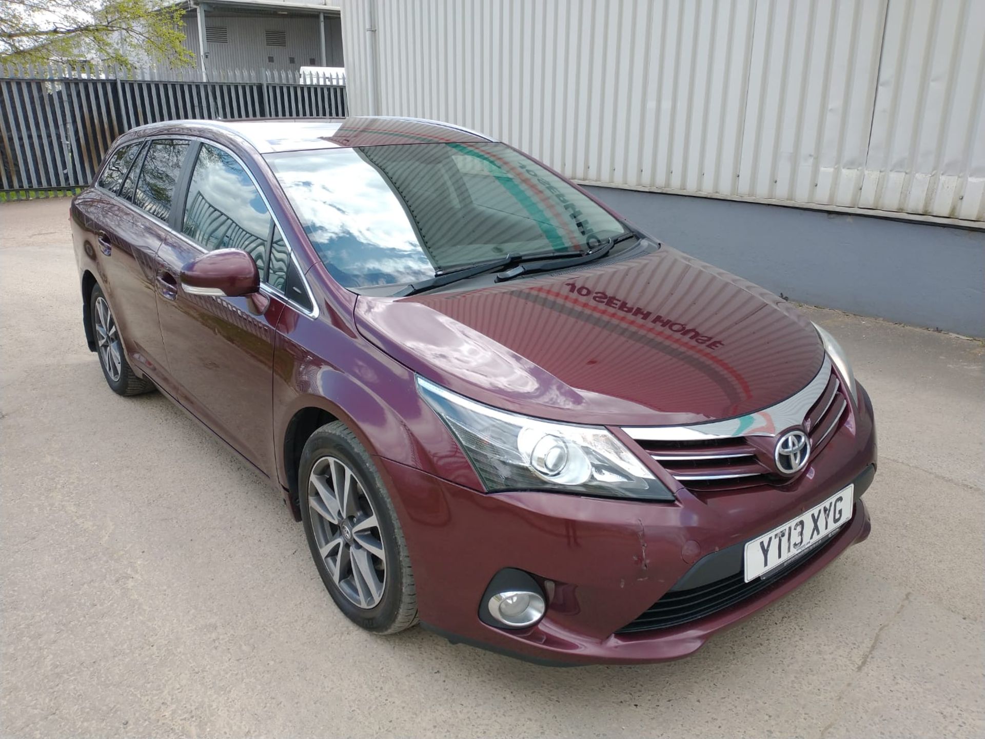 2013 Toyota Avensis 2.0 D-4D Icon Estate 5dr Diesel - CL505 - NO VAT ON THE HAMM