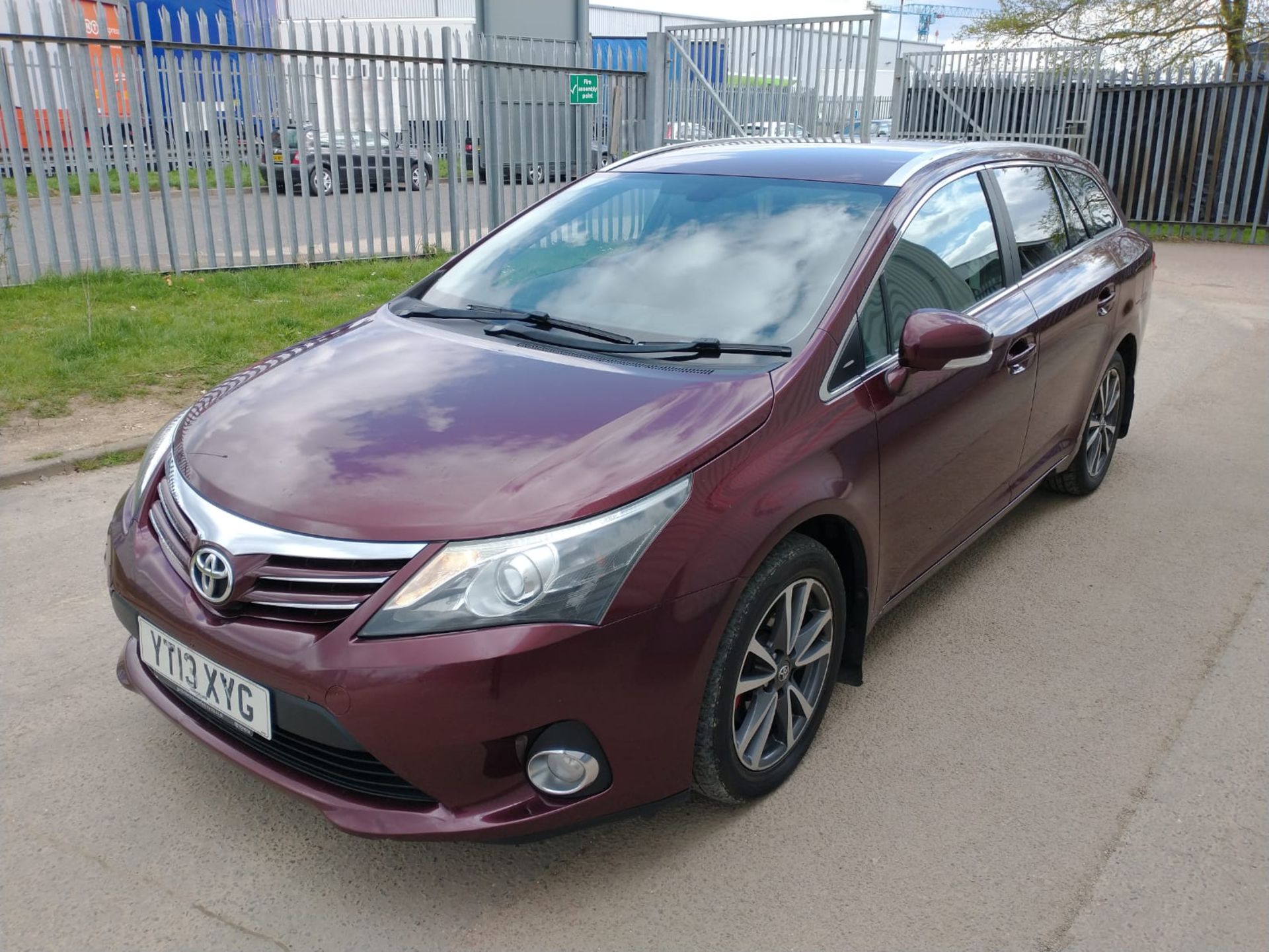 2013 Toyota Avensis 2.0 D-4D Icon Estate 5dr Diesel - CL505 - NO VAT ON THE HAMM - Image 10 of 16