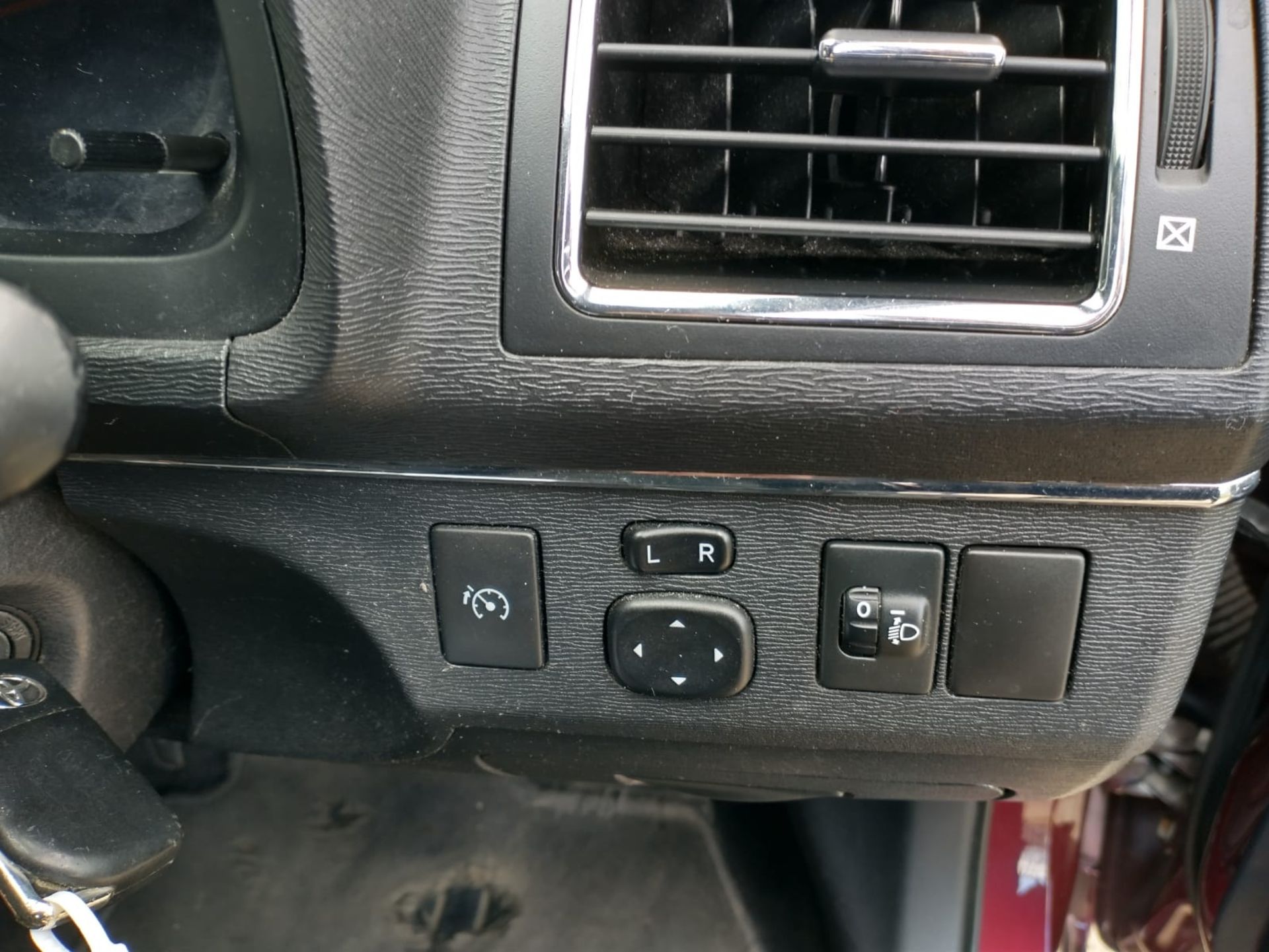 2013 Toyota Avensis 2.0 D-4D Icon Estate 5dr Diesel - CL505 - NO VAT ON THE HAMM - Image 16 of 16