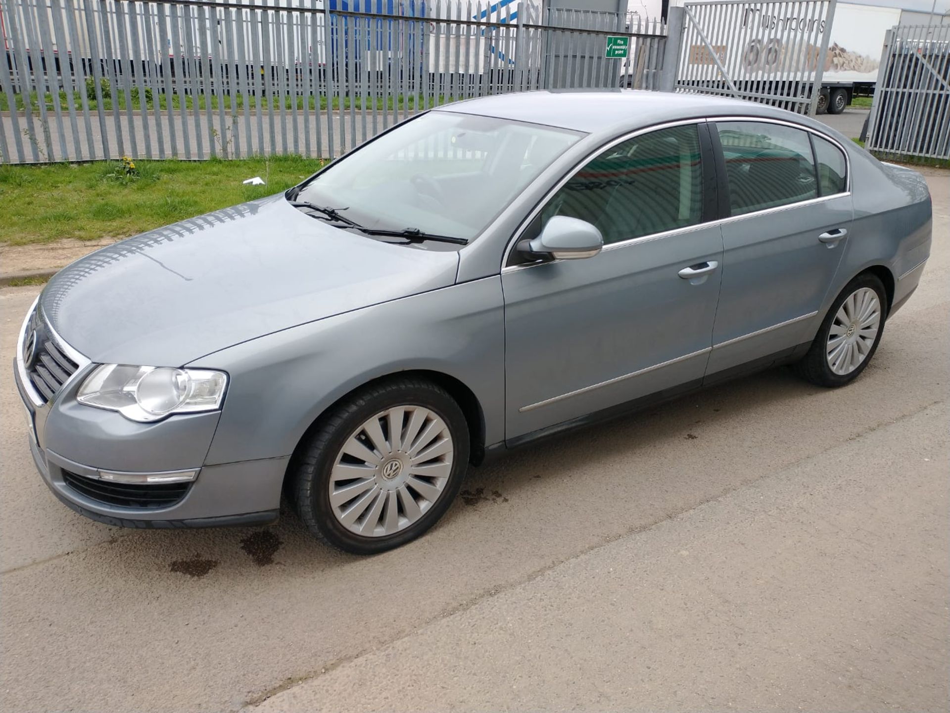 2009 Volkswagen Passat highline Tdi 110 2.0 5Dr Hatchback - CL505 - NO VAT ON THE HAMM - Image 7 of 16