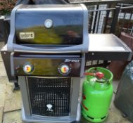 1 x Weber Spirit Garden BBQ With Gas Bottle - CL650 - NO VAT ON THE HAMMER - Location: Hale, Cheshir