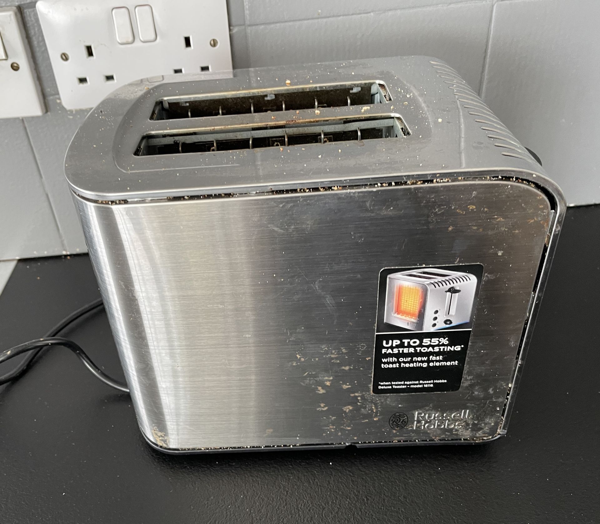 1 x Microwave and Toaster - From An Exclusive Property In Leeds - No VAT on the Hammer - CL648 - - Image 2 of 2