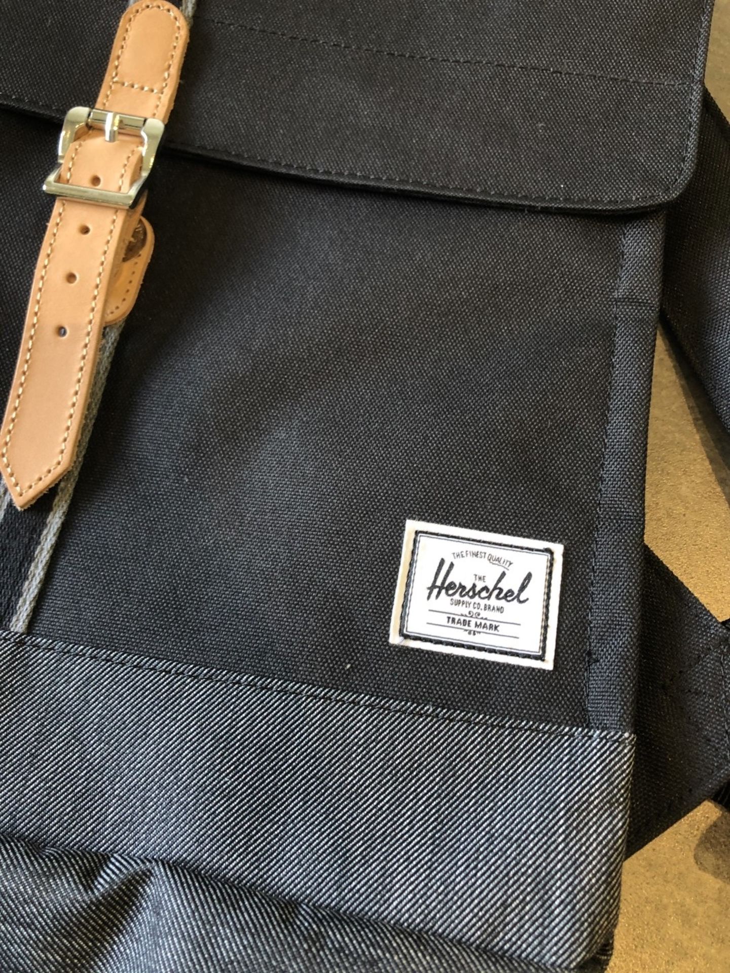 1 x Genuine Herschel Backpack In Black - Preowned - Ref: JS208 - NO VAT ON THE HAMMER - CL647 - - Image 5 of 6