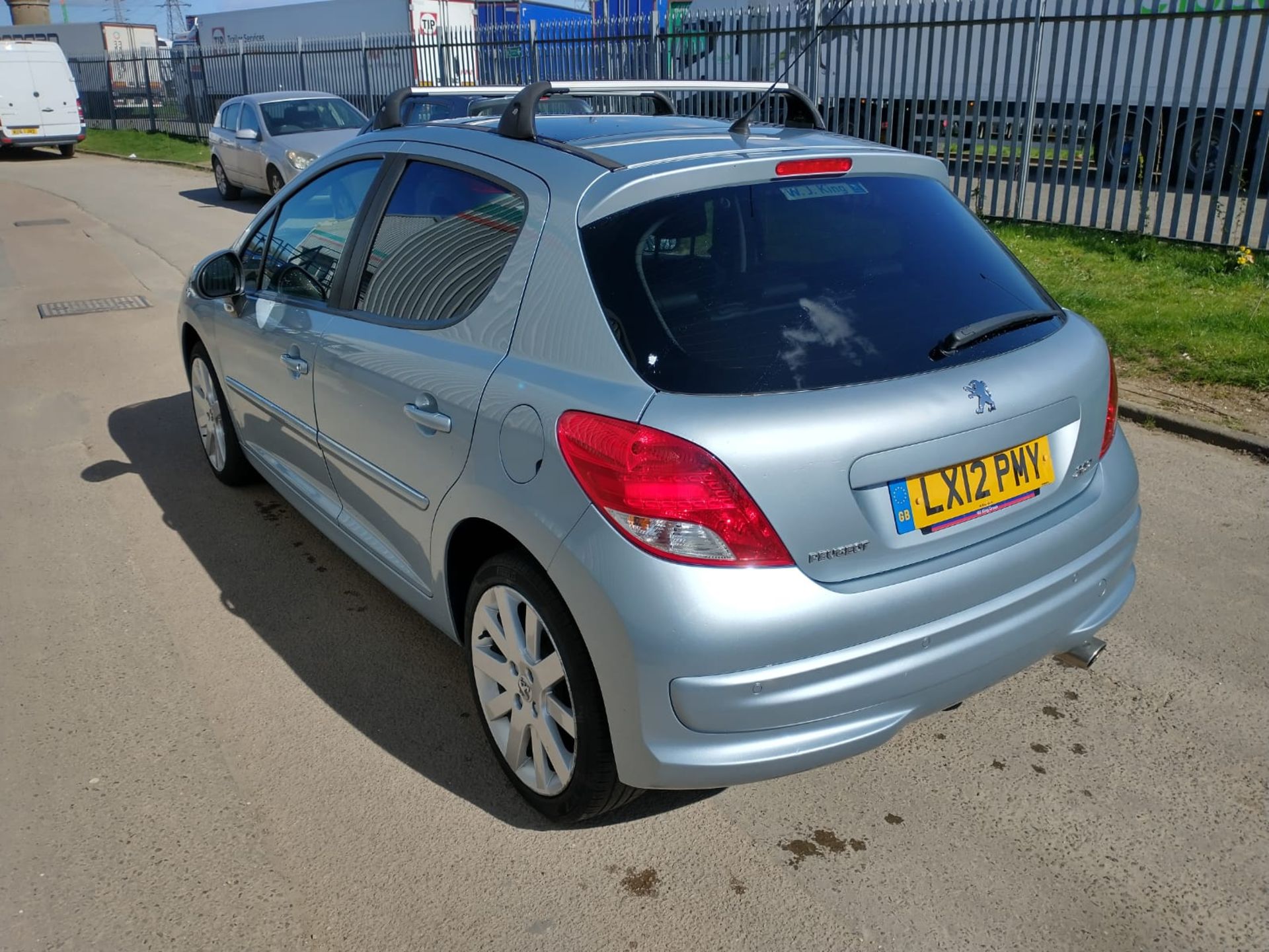 2012 Peugeot 207 Allure 1.6 5DR Hatchback - Image 8 of 16