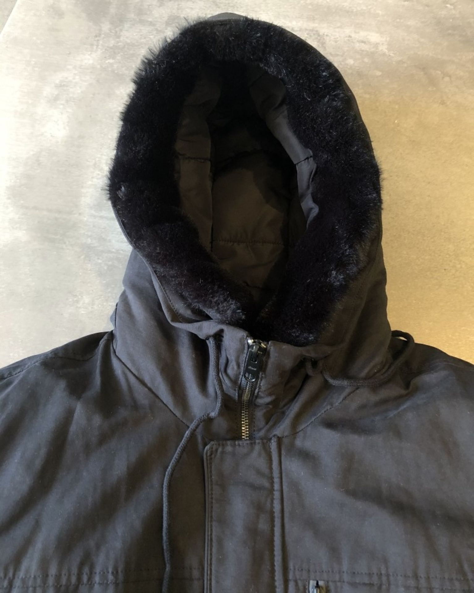 1 x Men's Genuine Zara Coat In Black With A Faux Fur Lined Hood - Size (EU/UK): XL/XL - Preowned - - Image 4 of 8