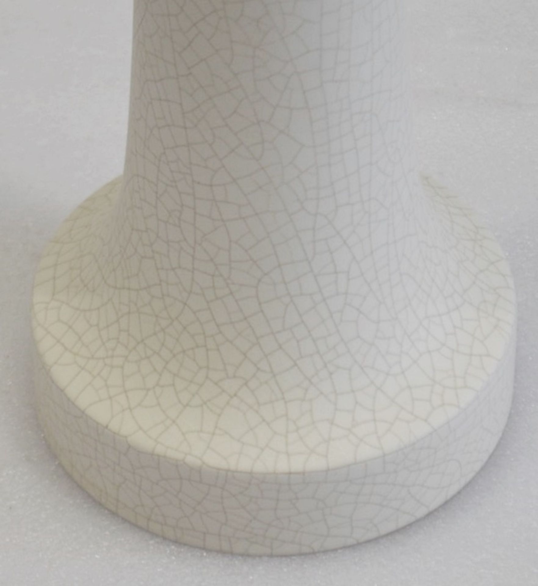 1 x CHELSOM Ceramic Lamp Base Featuring A Matt Cream Finish With A Crackle Style Print - Unused - Image 2 of 4