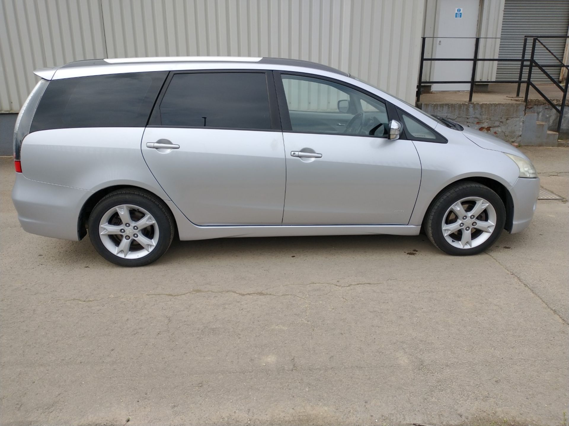 2009 Mitsubishi Granis Elegance Di-D & seater MPV Diesel 2.0 - CL505 - NO VAT ON THE HAMMER - Locat - Image 4 of 21