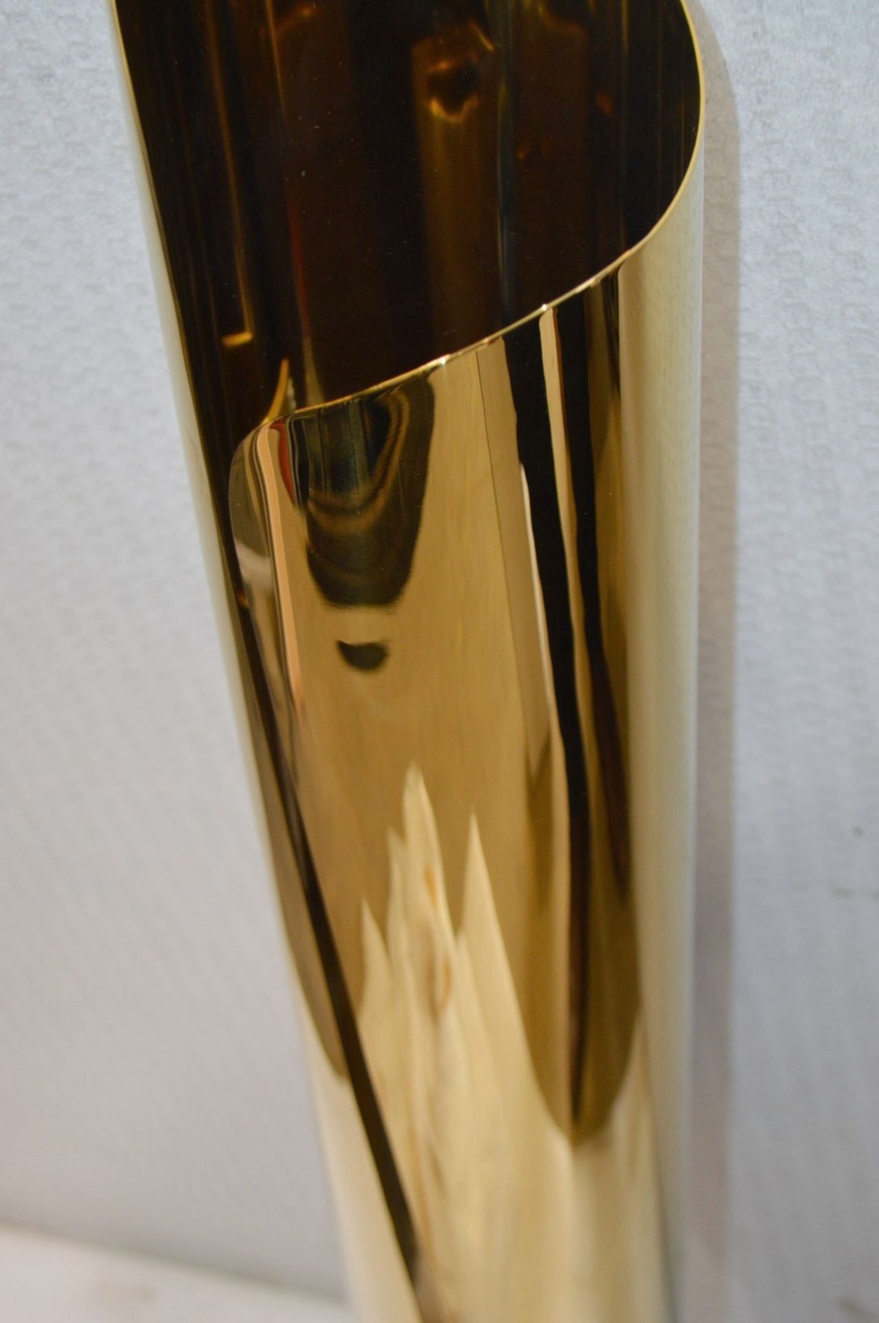 1 x 1-Metre Tall CHELSOM LED 'Curled' Wall Light / Sculptural Display Piece In A Polished Brass - Image 11 of 11