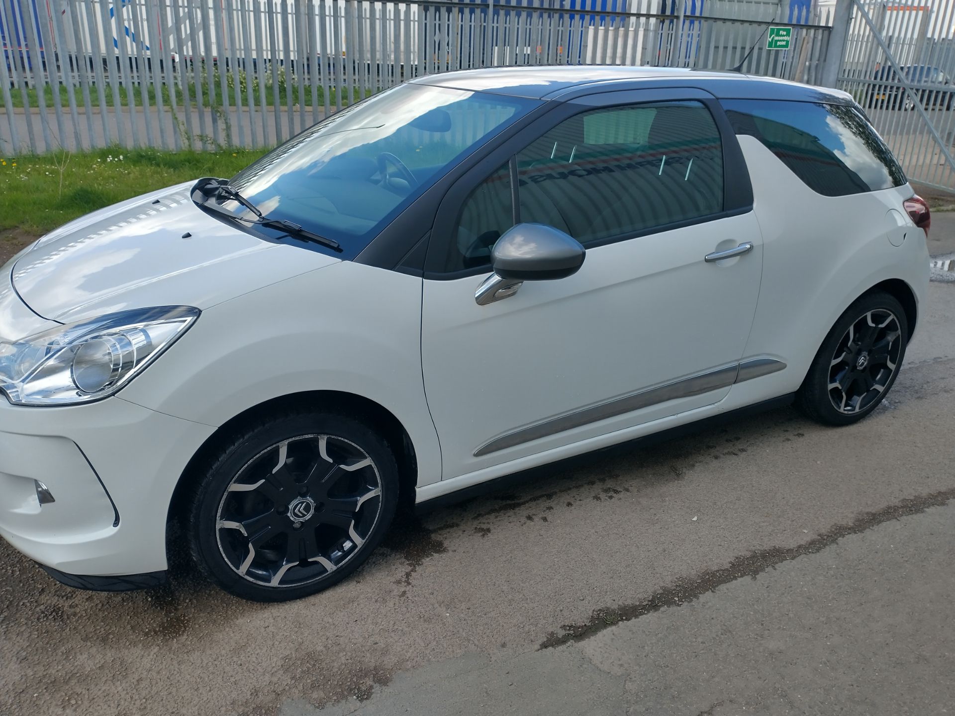 2013 Citroen DS3 Dstyle + E- HDI - CL505 - NO VAT ON THE HAMMER - Location: Corby - Image 5 of 17