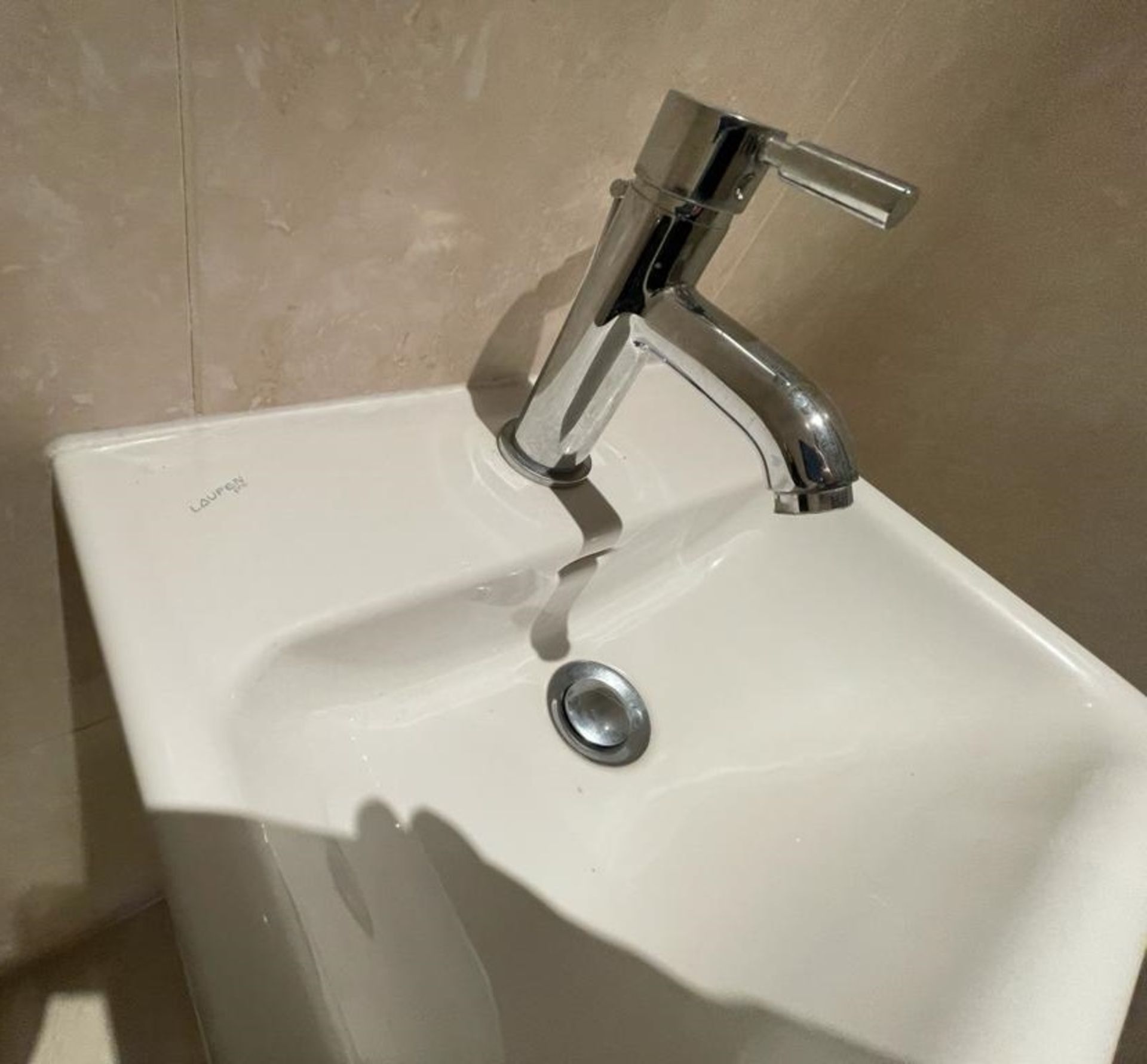 1 x LAUFEN PRO Toilet and Washbasin - NO VAT ON THE HAMMER - Preowned - CL631 - Location: Alderley - Image 7 of 7