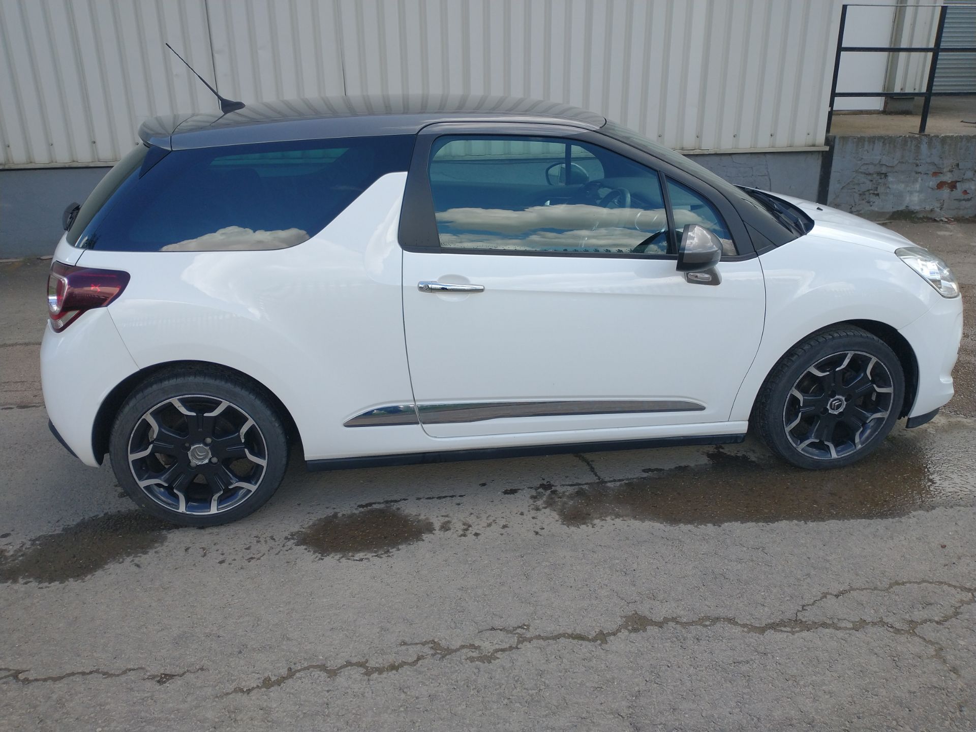 2013 Citroen DS3 Dstyle + E- HDI - CL505 - NO VAT ON THE HAMMER - Location: Corby - Image 12 of 17