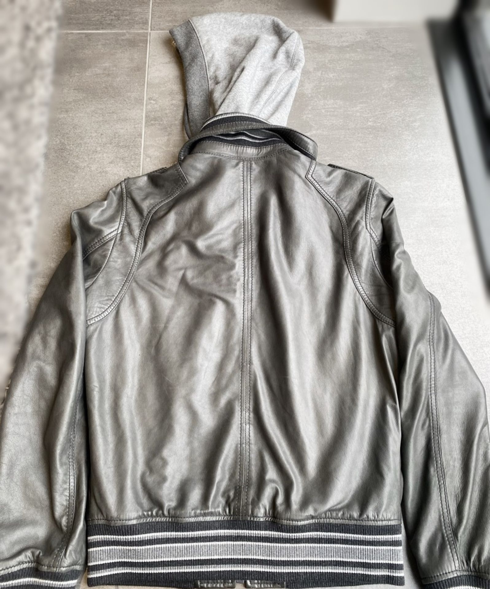 1 x Men's Genuine Dolce & Gabbana Luxury Lambskin Leather Jacket In Grey - Size: 48 - Image 12 of 13