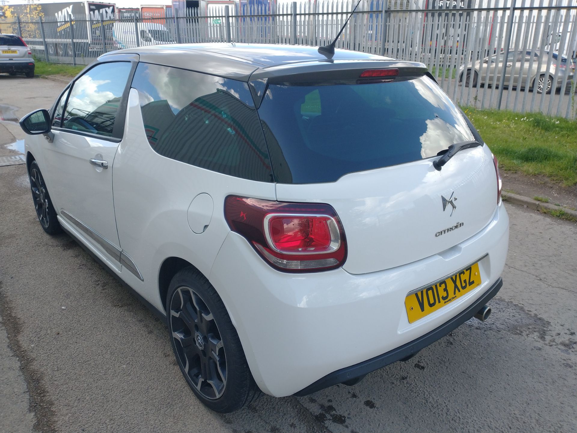 2013 Citroen DS3 Dstyle + E- HDI - CL505 - NO VAT ON THE HAMMER - Location: Corby - Image 14 of 17