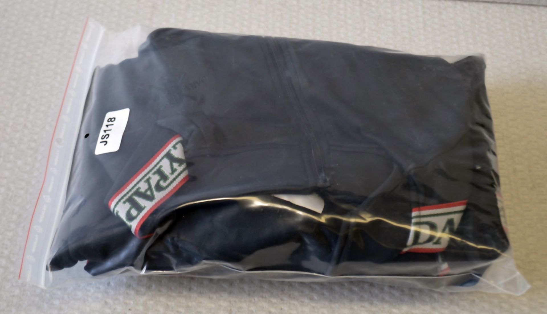 1 x Men's Genuine Daily Paper Tracksuit In Black - Size (EU/UK): L/L - Preowned - Ref: JS118 - NO - Image 4 of 9
