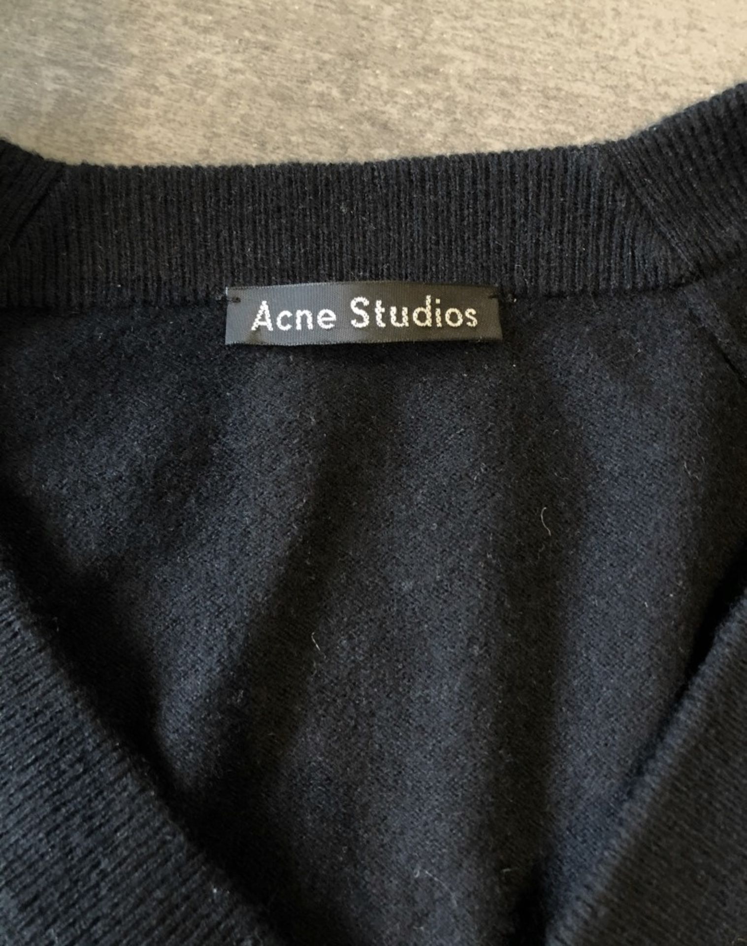1 x Men's Genuine Acne Studios Sweater In Black - Preowned - Ref: JS193 - NO VAT ON THE HAMMER - - Image 3 of 5