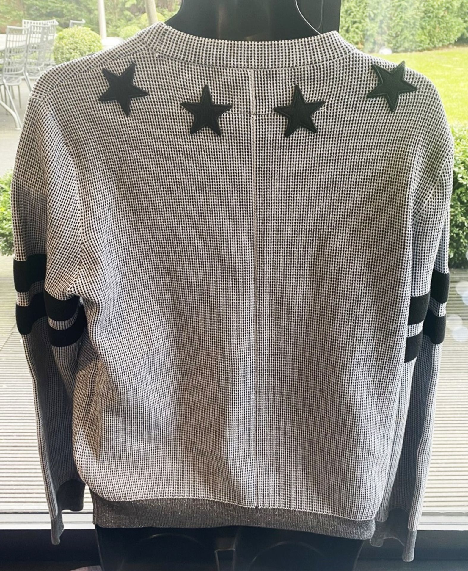 1 x Men's Genuine Givenchy Sweatshirt In Grey - Size: N/A - Preowned In Worn Condition - Ref: BOX3/ - Image 3 of 6
