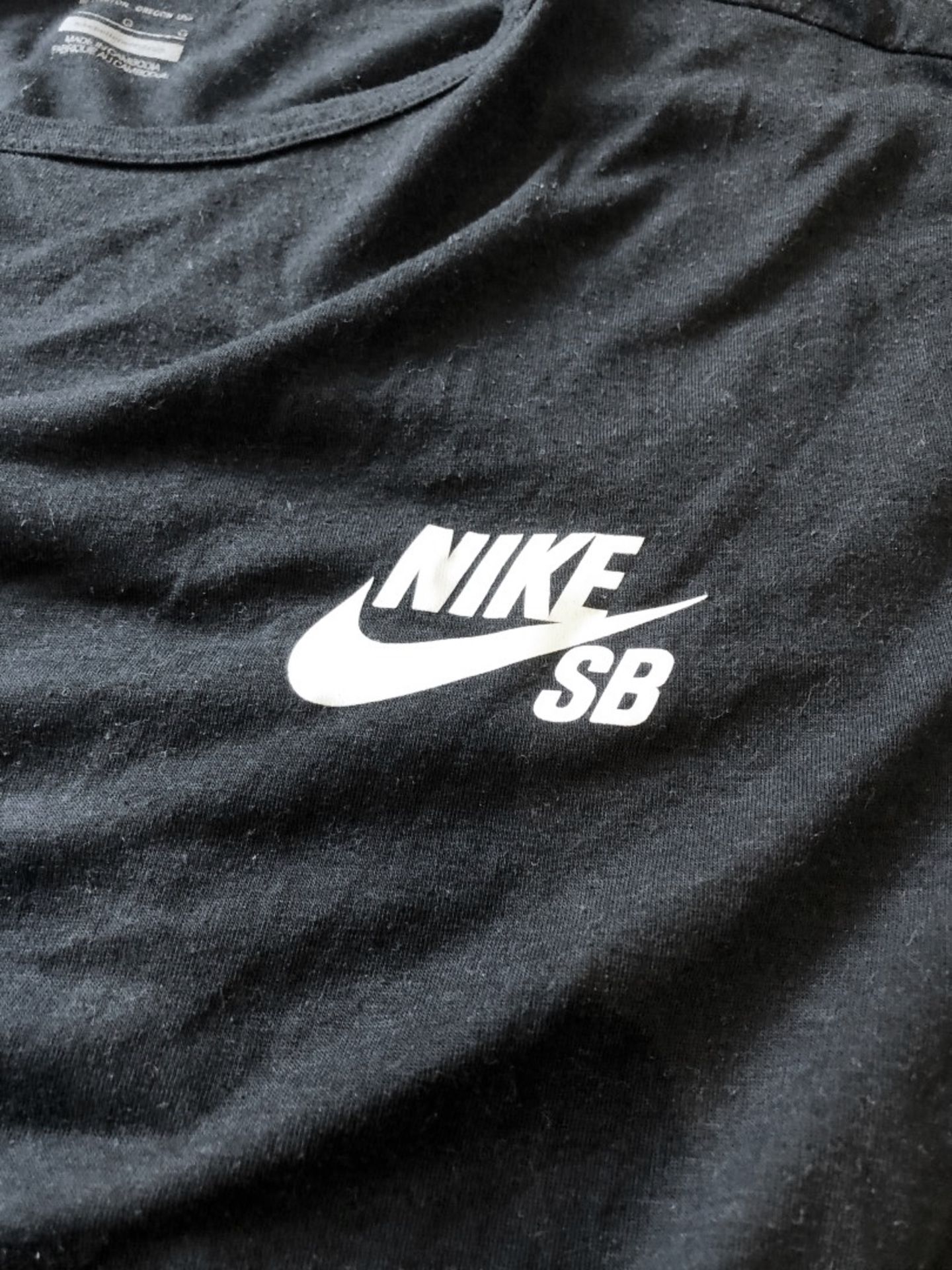1 x Men's Genuine Nike SB T-Shirt In Black - Size (EU/UK): L/L - Preowned - Ref: JS165 - NO VAT ON - Image 2 of 6