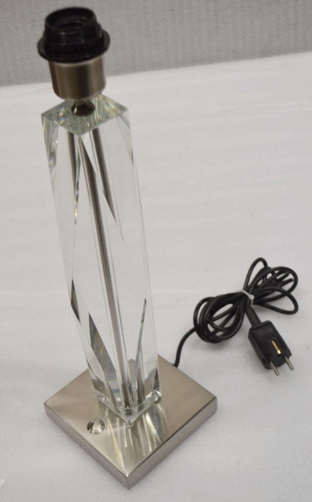 1 x CHELSOM Luxury Glass Crystal Shaped Table Lamp On A Metal Base With A Brushed Silver Finish - - Image 4 of 6