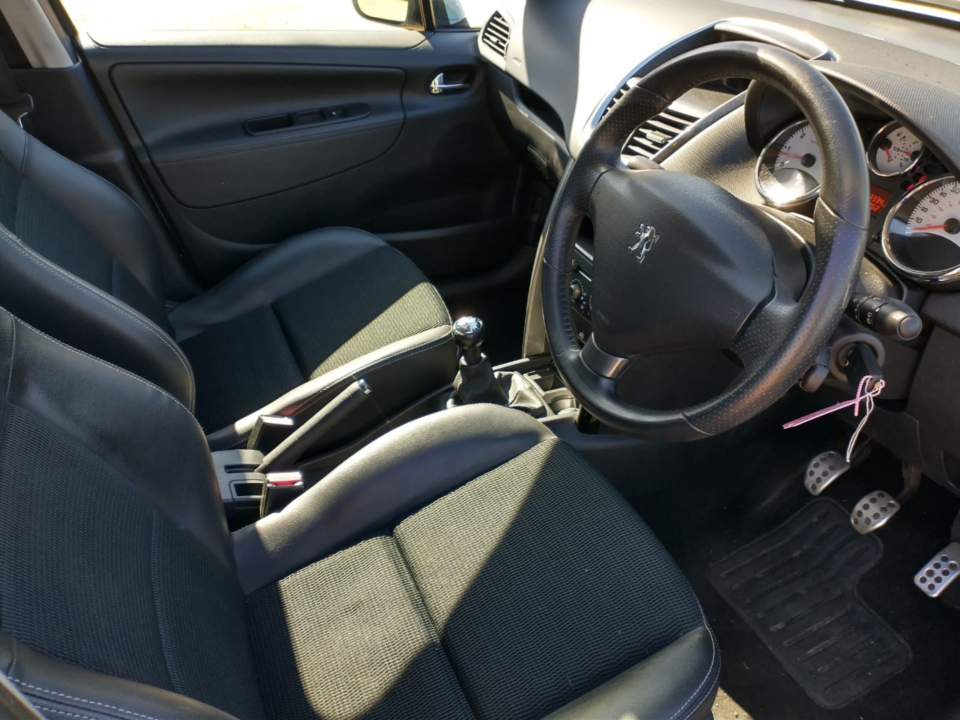 2012 Peugeot 207 Allure 1.6 5DR Hatchback - Image 10 of 16