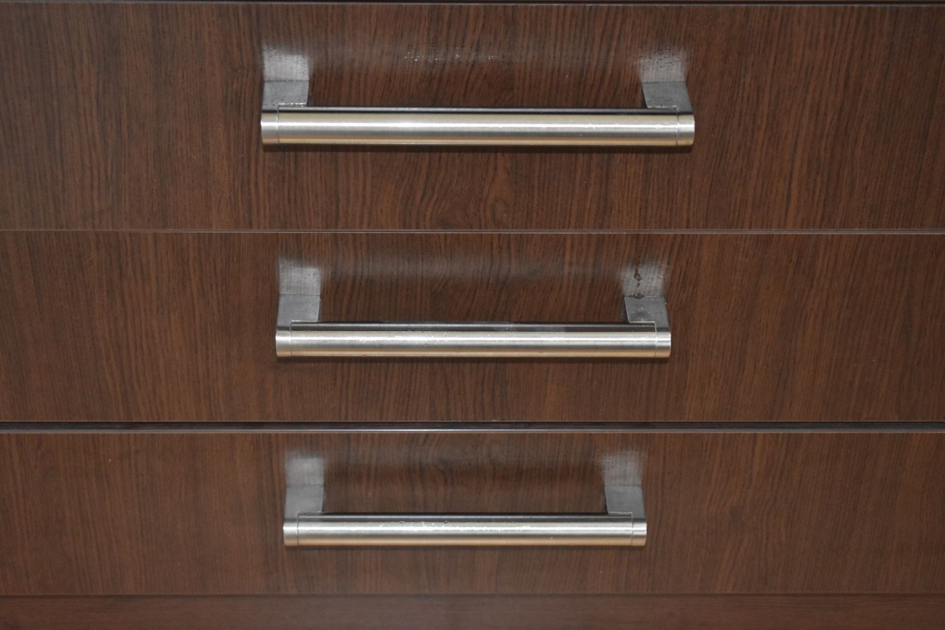 1 x Chest of Drawers With Walnut Finish - Dimensions: H60 x W81 x D54 cms - No VAT on the Hammer - - Image 5 of 5