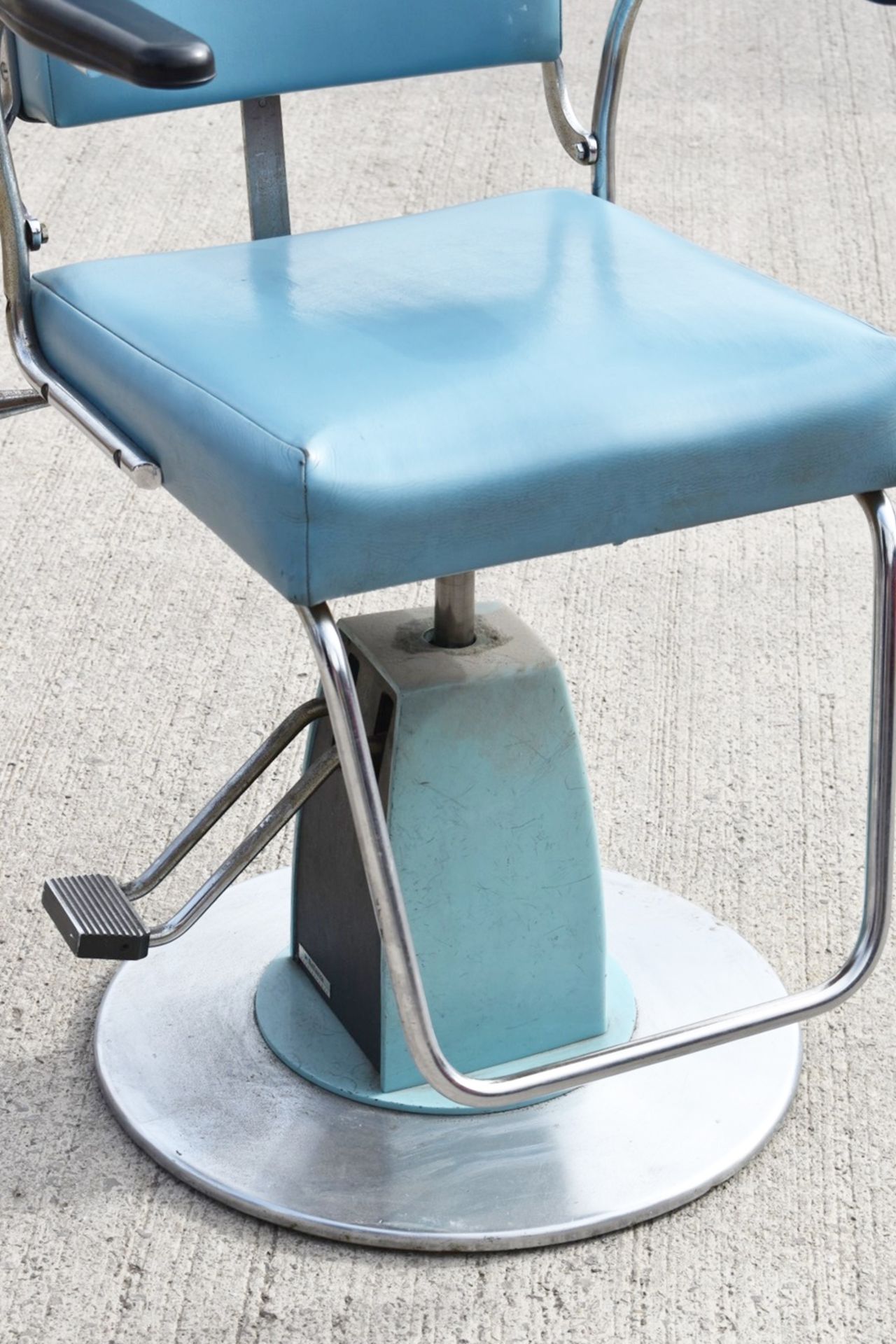 1 x Vintage F&F Koenigkramer Examination Chair With Gas Lift and Headrest - Removed From a Central - Image 2 of 12