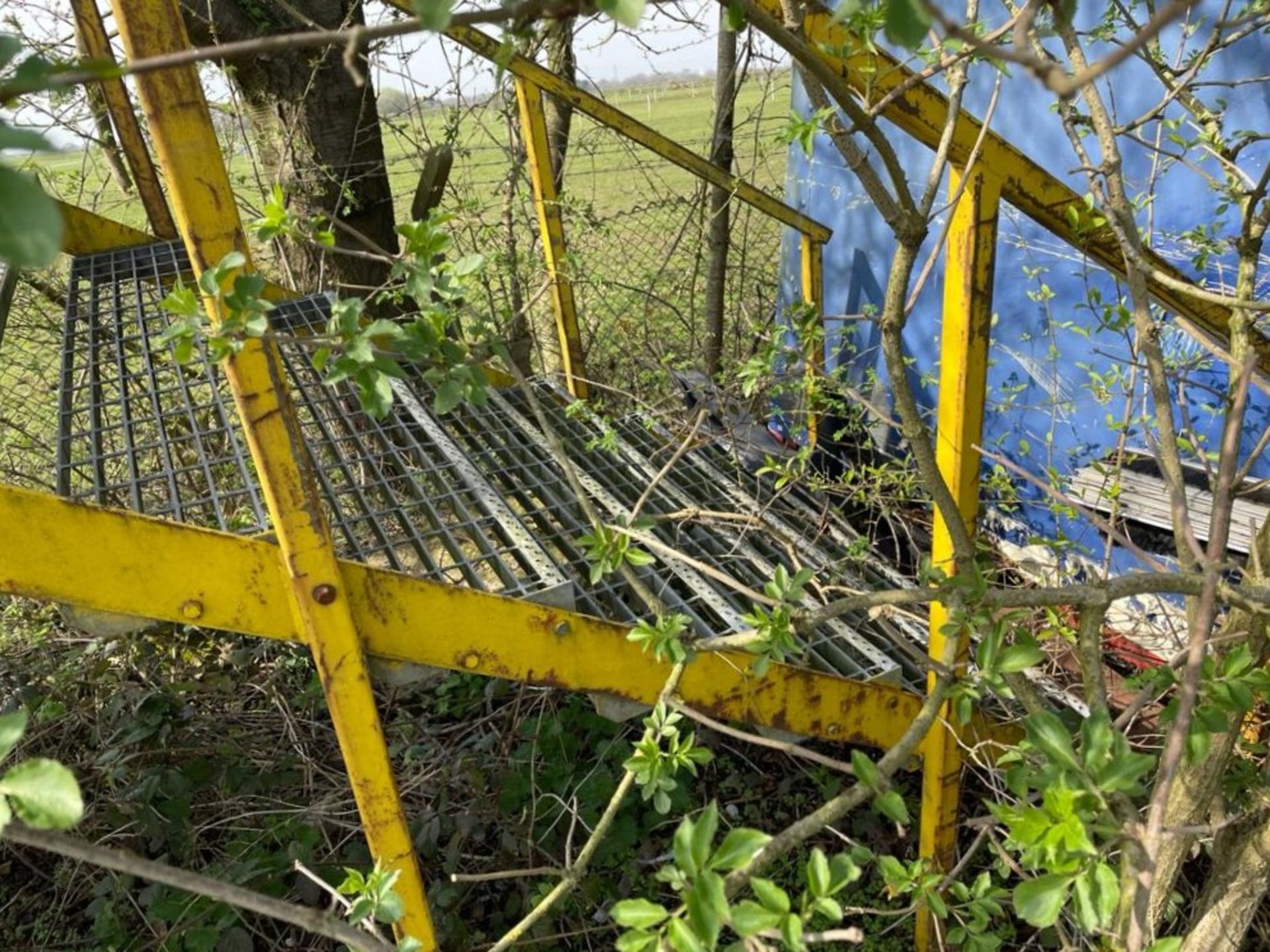 1 x Industrial Platform With Stairs and Perforated Galvanised Steel Base - Dimensions: H290 x L600 x - Image 4 of 10