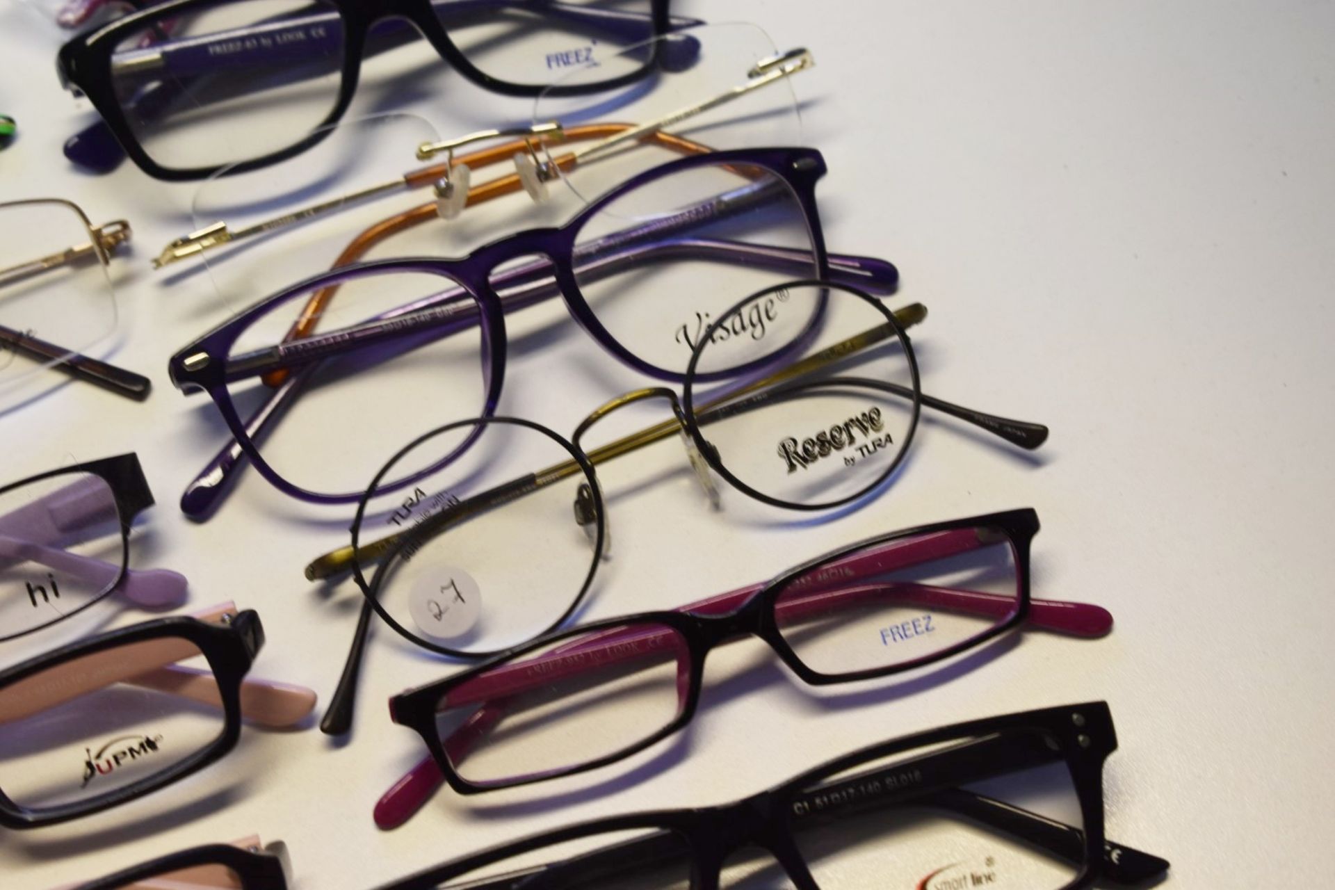 100 x Assorted Pairs of Spectacle Eye Glasses - New and Unused Stock - Various Designs and Brands - Image 21 of 27