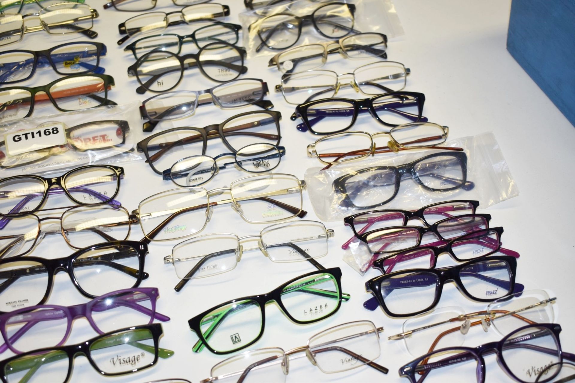 100 x Assorted Pairs of Spectacle Eye Glasses - New and Unused Stock - Various Designs and Brands - Image 22 of 27