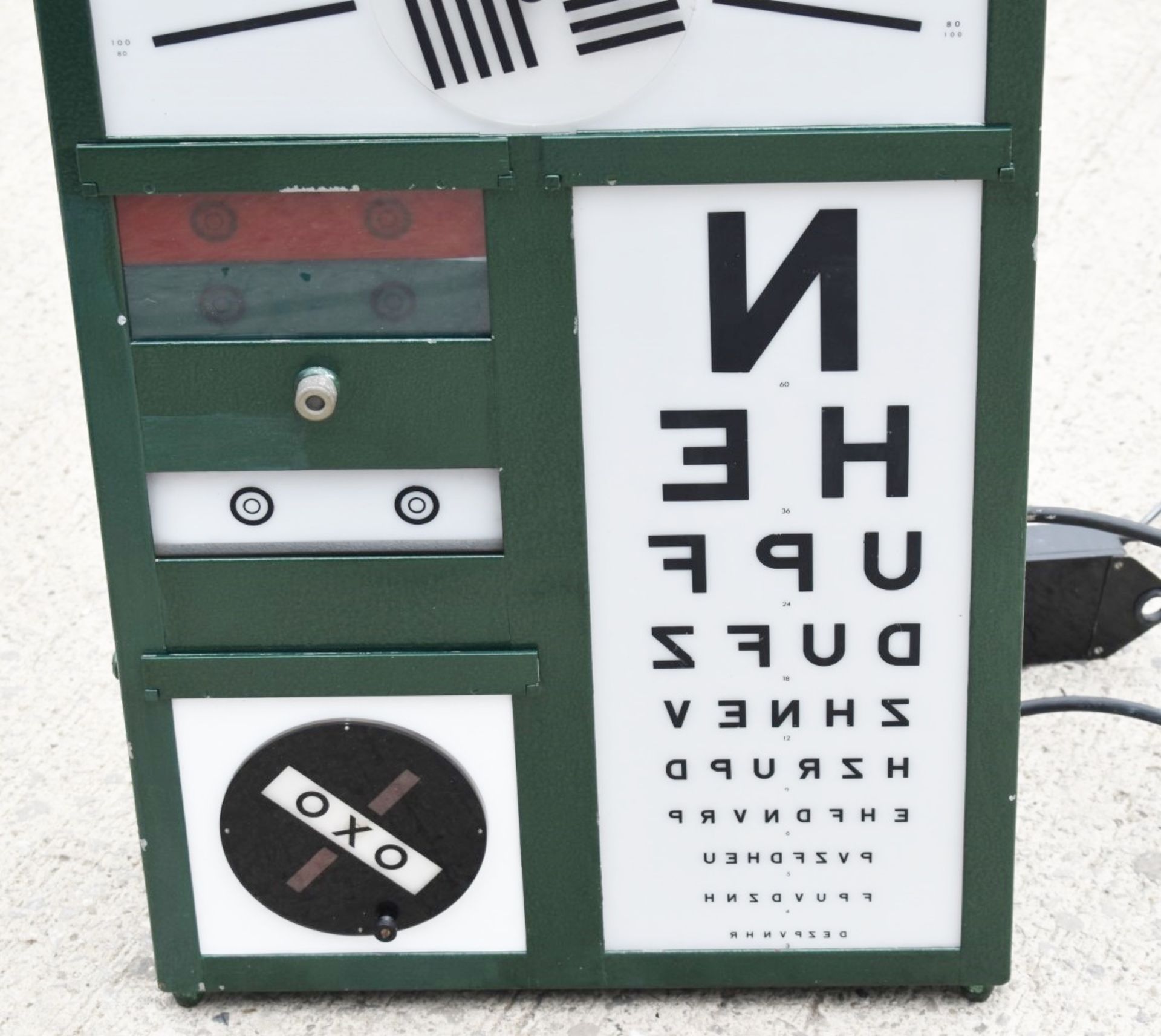 1 x Opticians Vintage Eye Test Chart Light Box - 240v - Size H82 x W46 xD19 cms - Ref: GTI120 - - Image 4 of 8