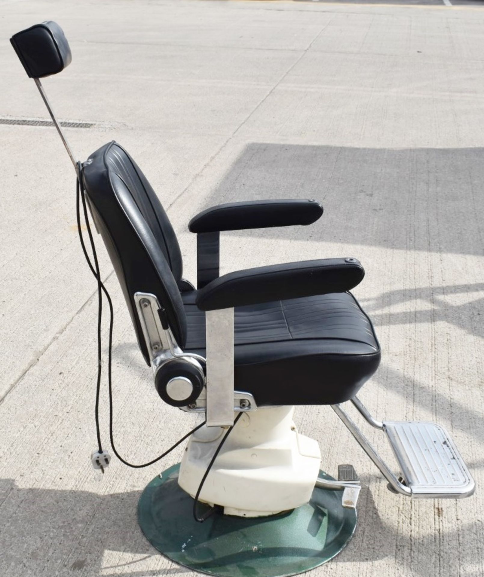 1 x Vintage BELMONT Electric Examination Power Chair With Head and Foot Rests - Removed From a - Image 6 of 19