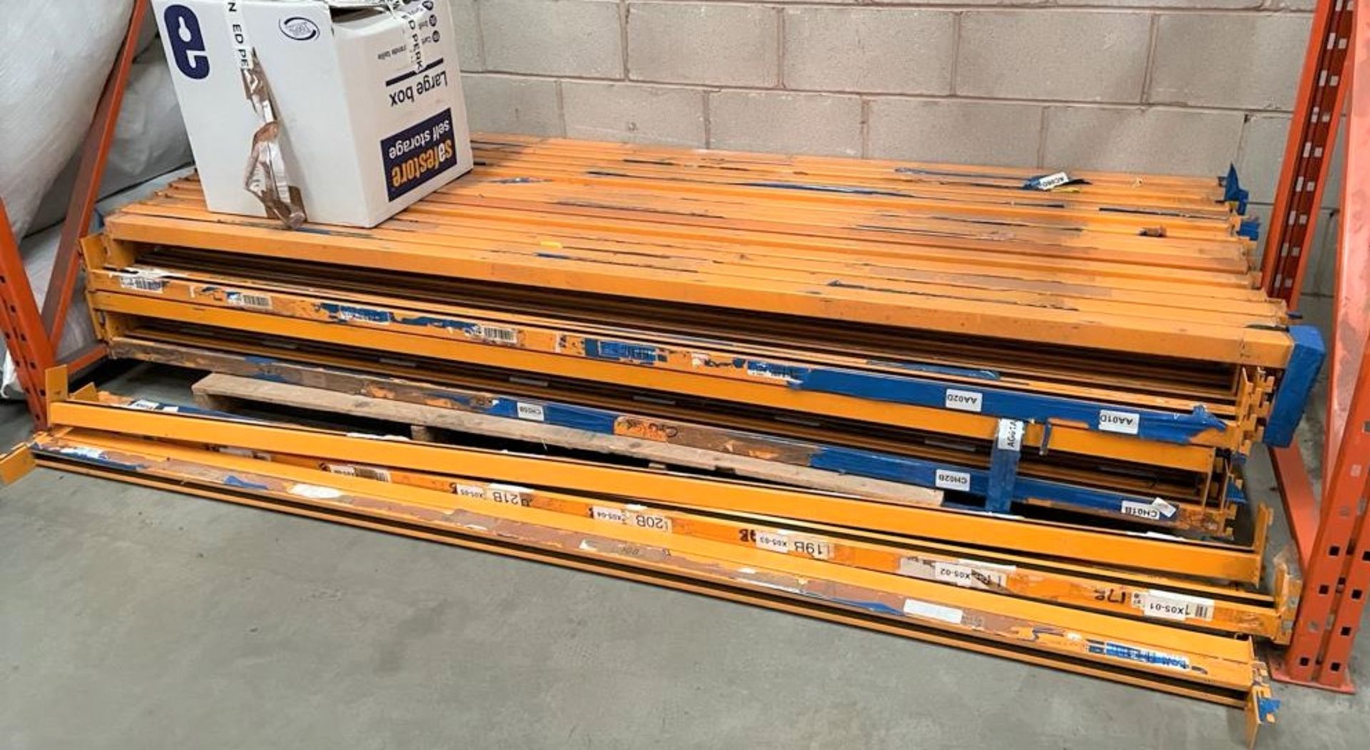 68 x Pallet Racking Crossbeams - 260cm - CL646 - Location: Belle View, Manchester.Collection: This