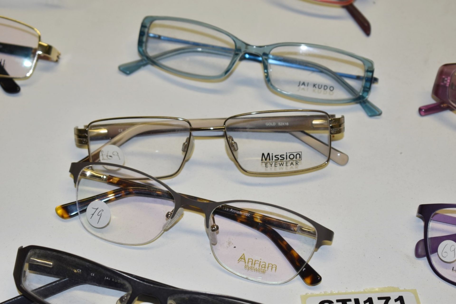 50 x Assorted Pairs of Spectacle Eye Glasses - New and Unused Stock - Various Designs and Brands - Image 10 of 19