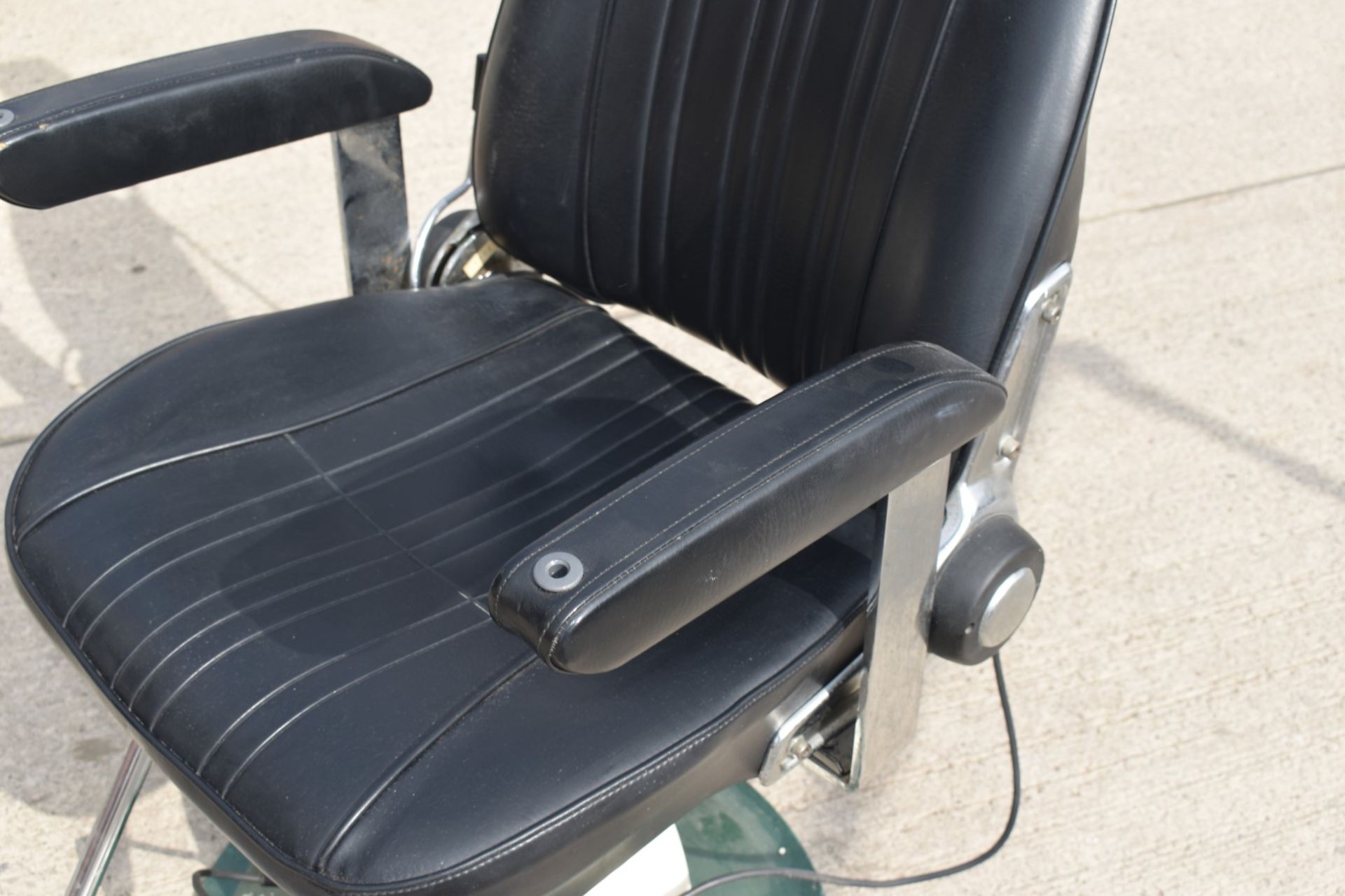 1 x Vintage BELMONT Electric Examination Power Chair With Head and Foot Rests - Removed From a - Image 14 of 19