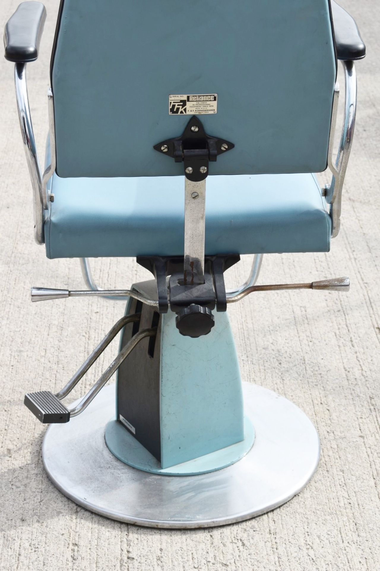 1 x Vintage F&F Koenigkramer Examination Chair With Gas Lift and Headrest - Removed From a Central - Image 4 of 12