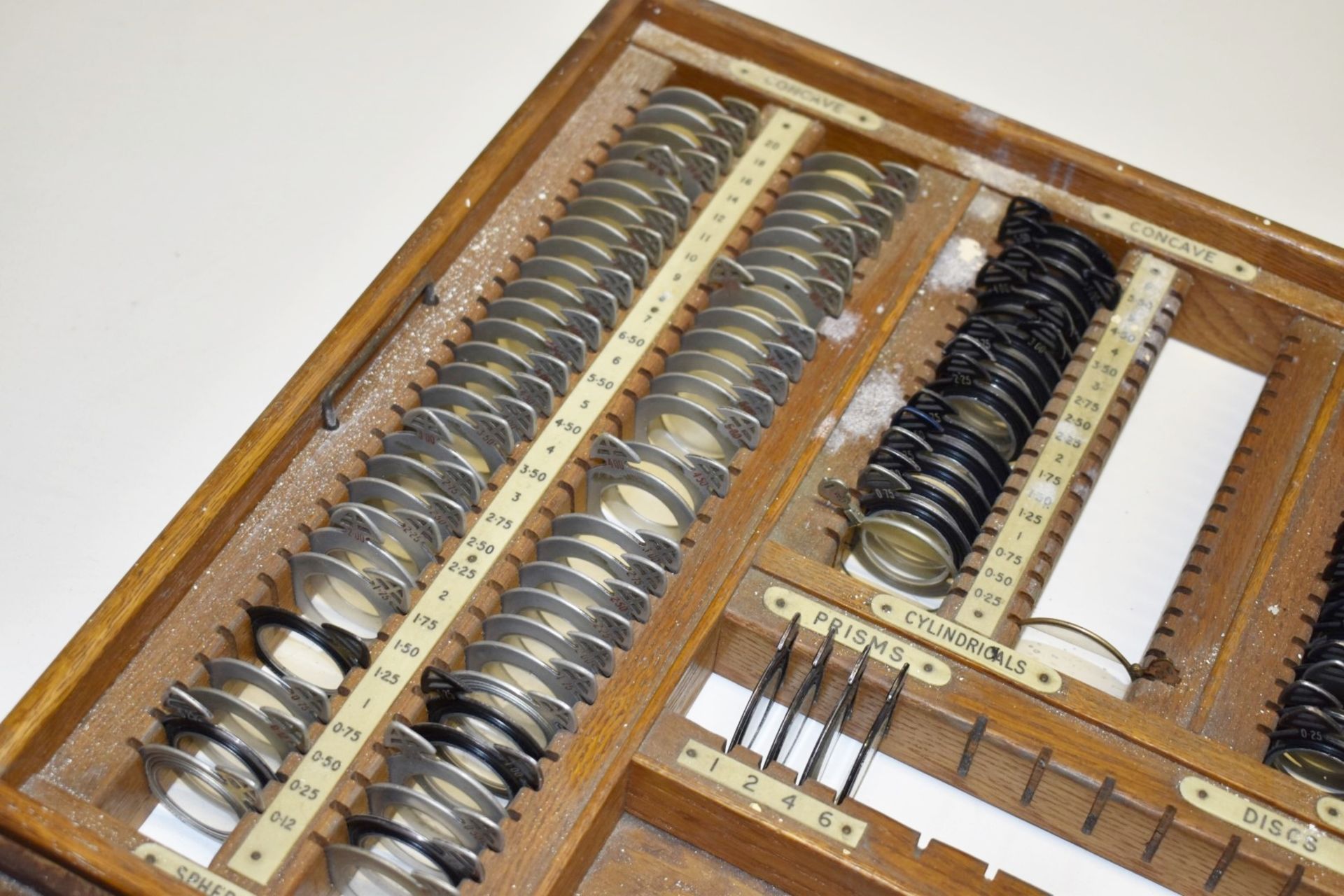 2 x Sets of Vintage Opticians Lenses in Wooden Cases - Ref: GTI151 - CL645 - Location: Altrincham - Image 4 of 21