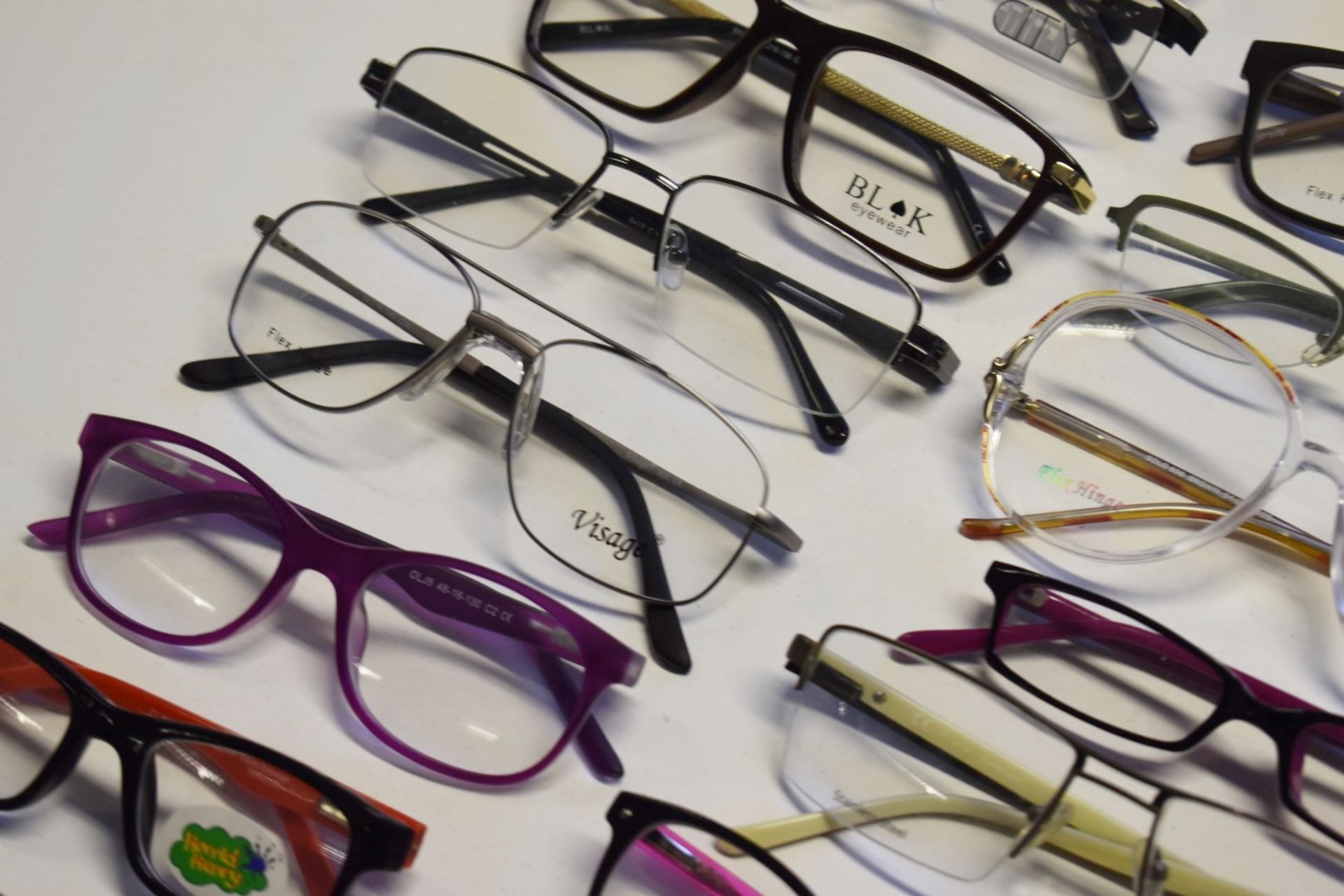 100 x Assorted Pairs of Spectacle Eye Glasses - New and Unused Stock - Various Designs and Brands - Image 19 of 27