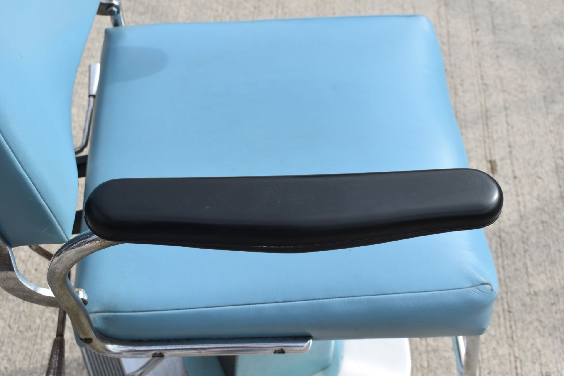 1 x Vintage F&F Koenigkramer Examination Chair With Gas Lift and Headrest - Removed From a Central - Image 7 of 12