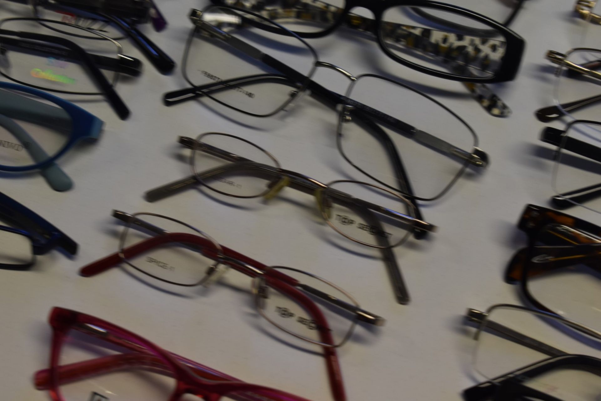 100 x Assorted Pairs of Spectacle Eye Glasses - New and Unused Stock - Various Designs and Brands - Image 17 of 27